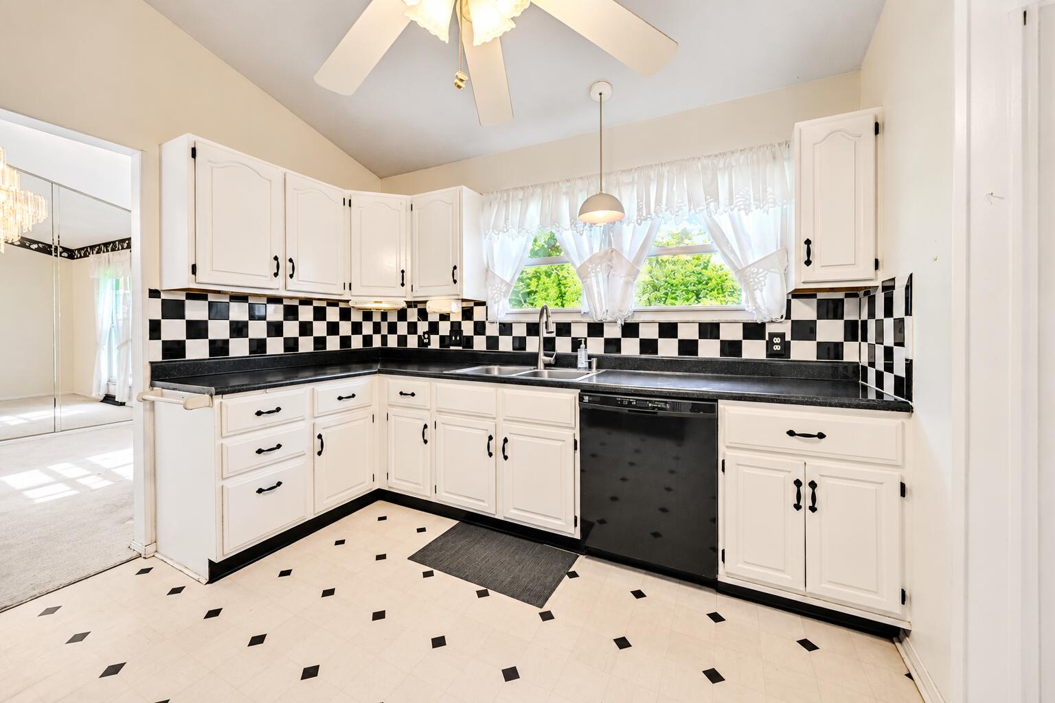 2807 Rensselaer, Springfield, Ohio 45503