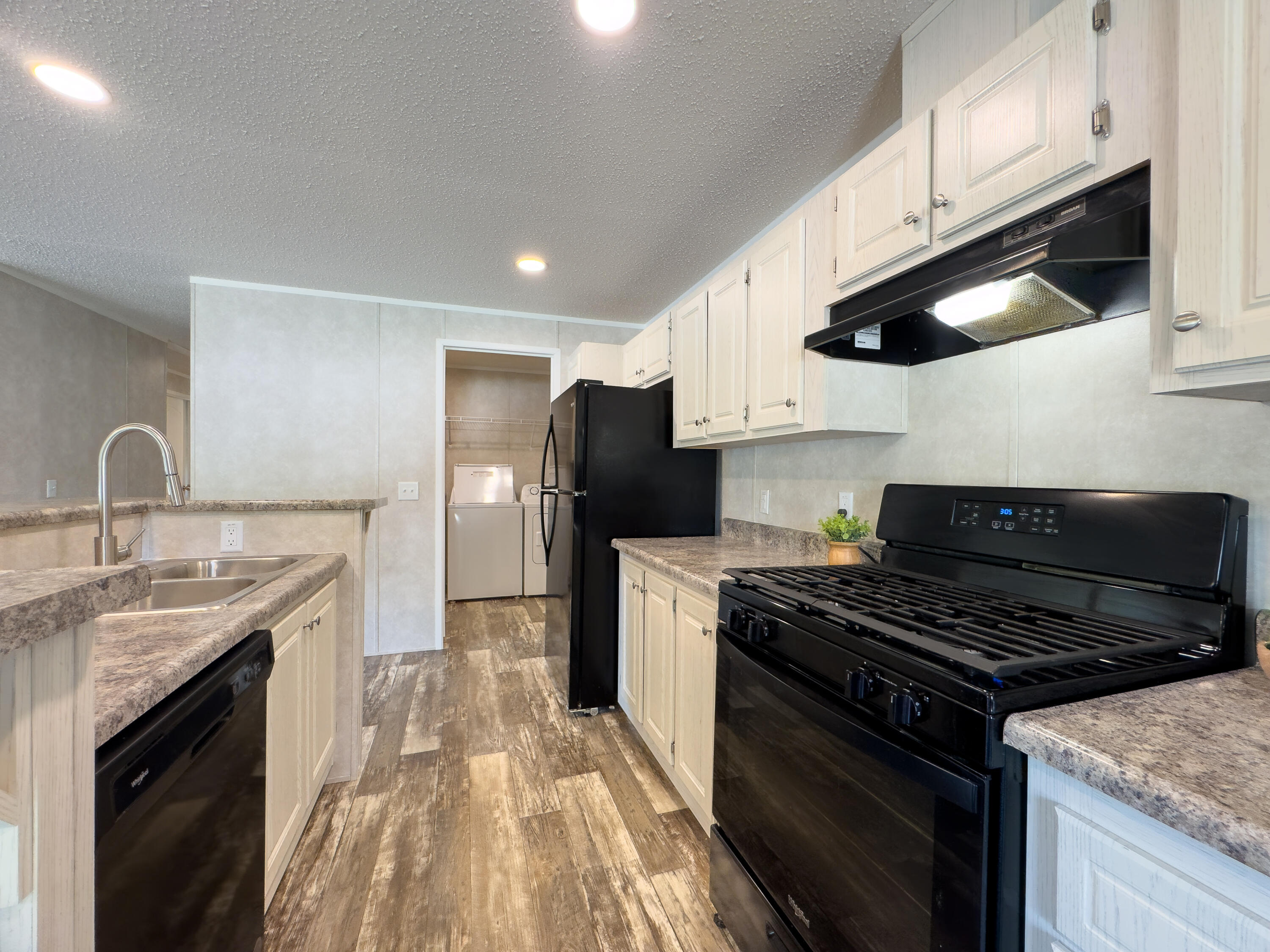 10885 Pine, Lakeview, Ohio 43331
