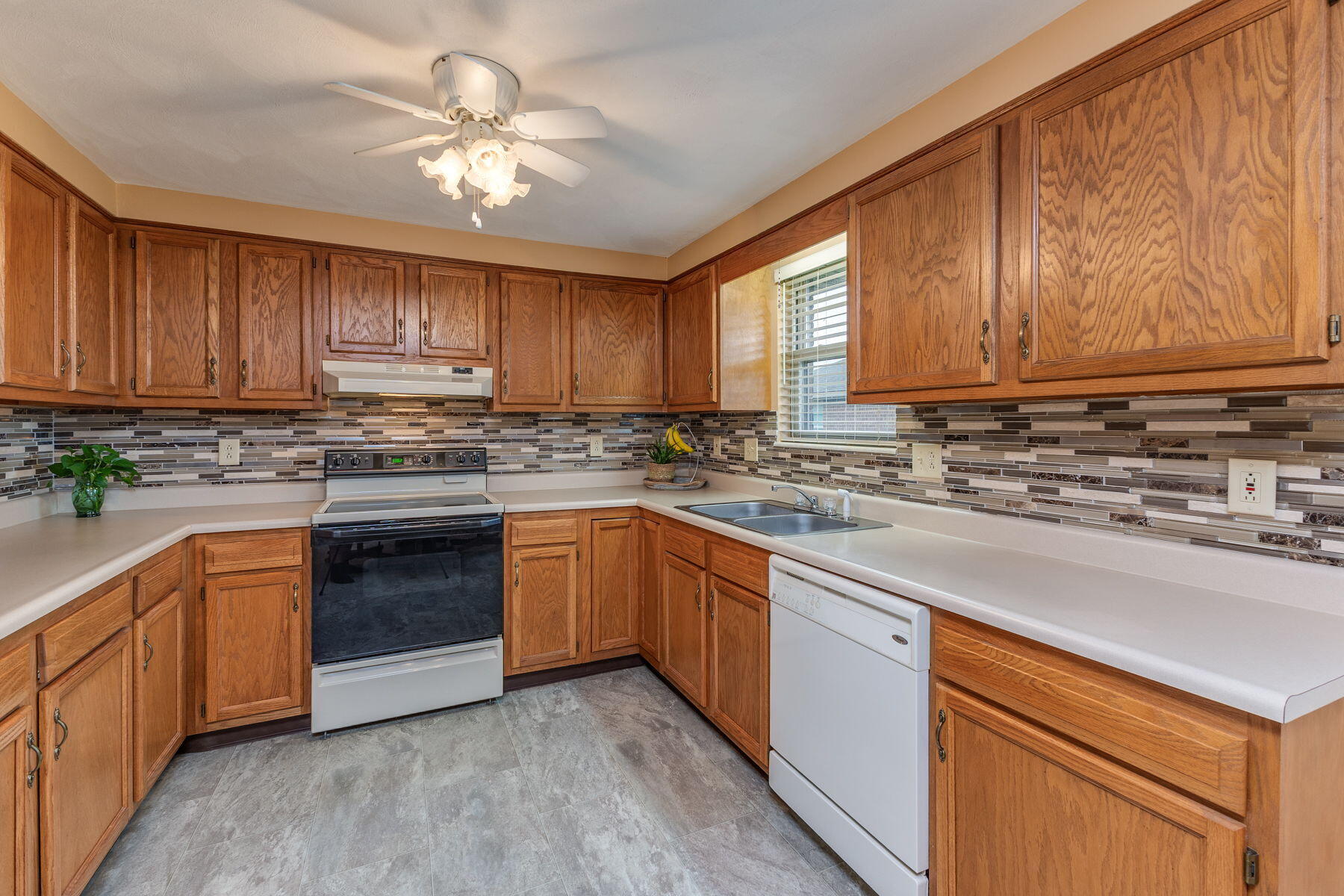 931 Manchester, Greenville, Ohio 45331