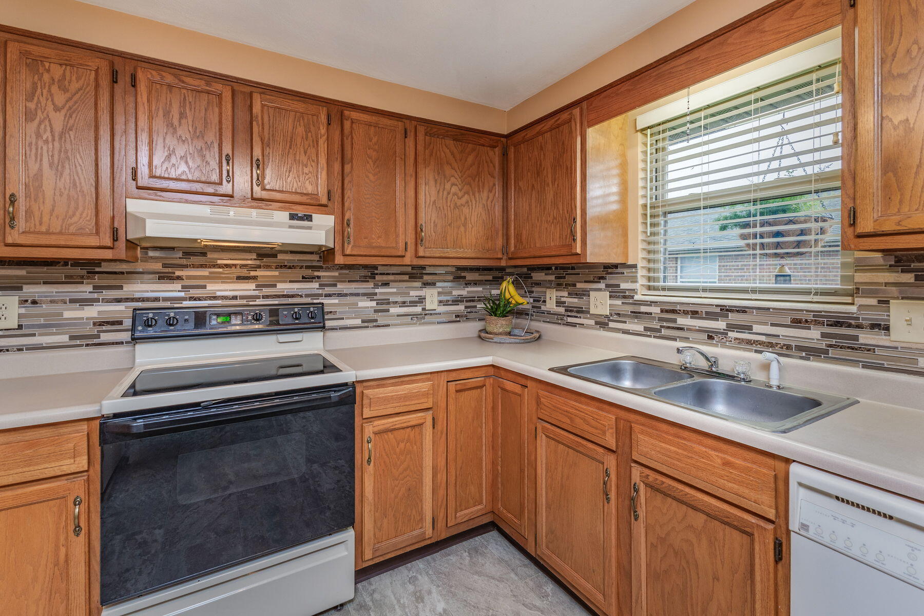 931 Manchester, Greenville, Ohio 45331