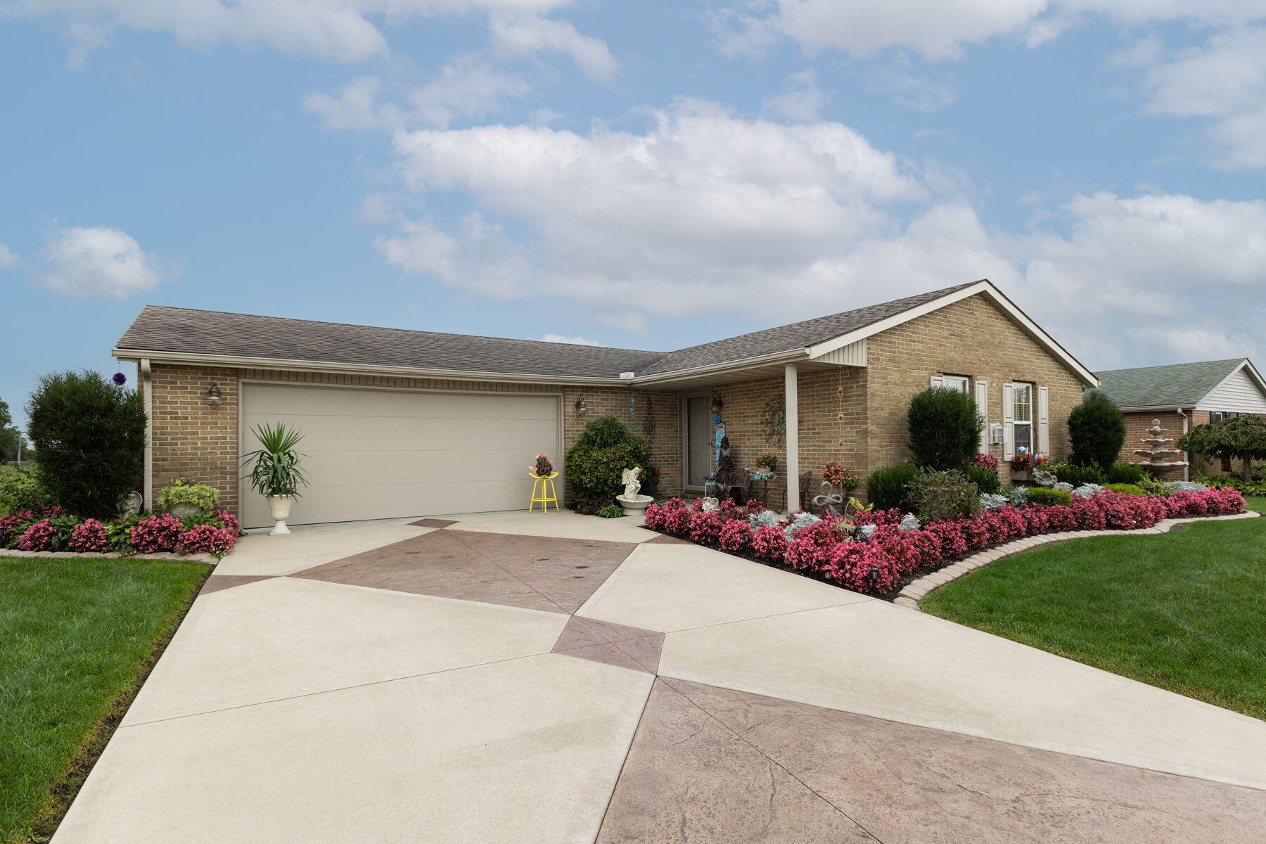 931 Manchester, Greenville, Ohio 45331