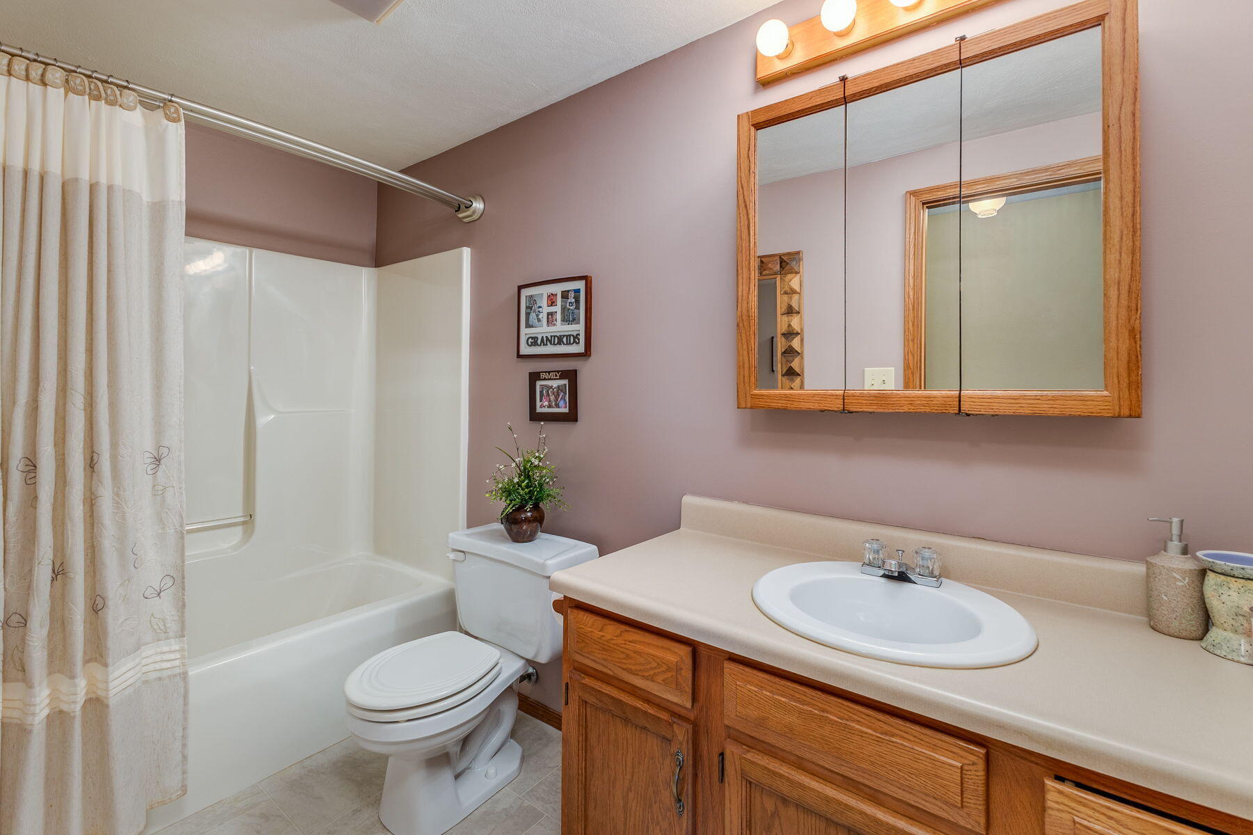 931 Manchester, Greenville, Ohio 45331
