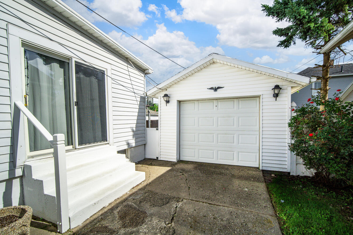 1203 Nicklin, Piqua, Ohio 45356