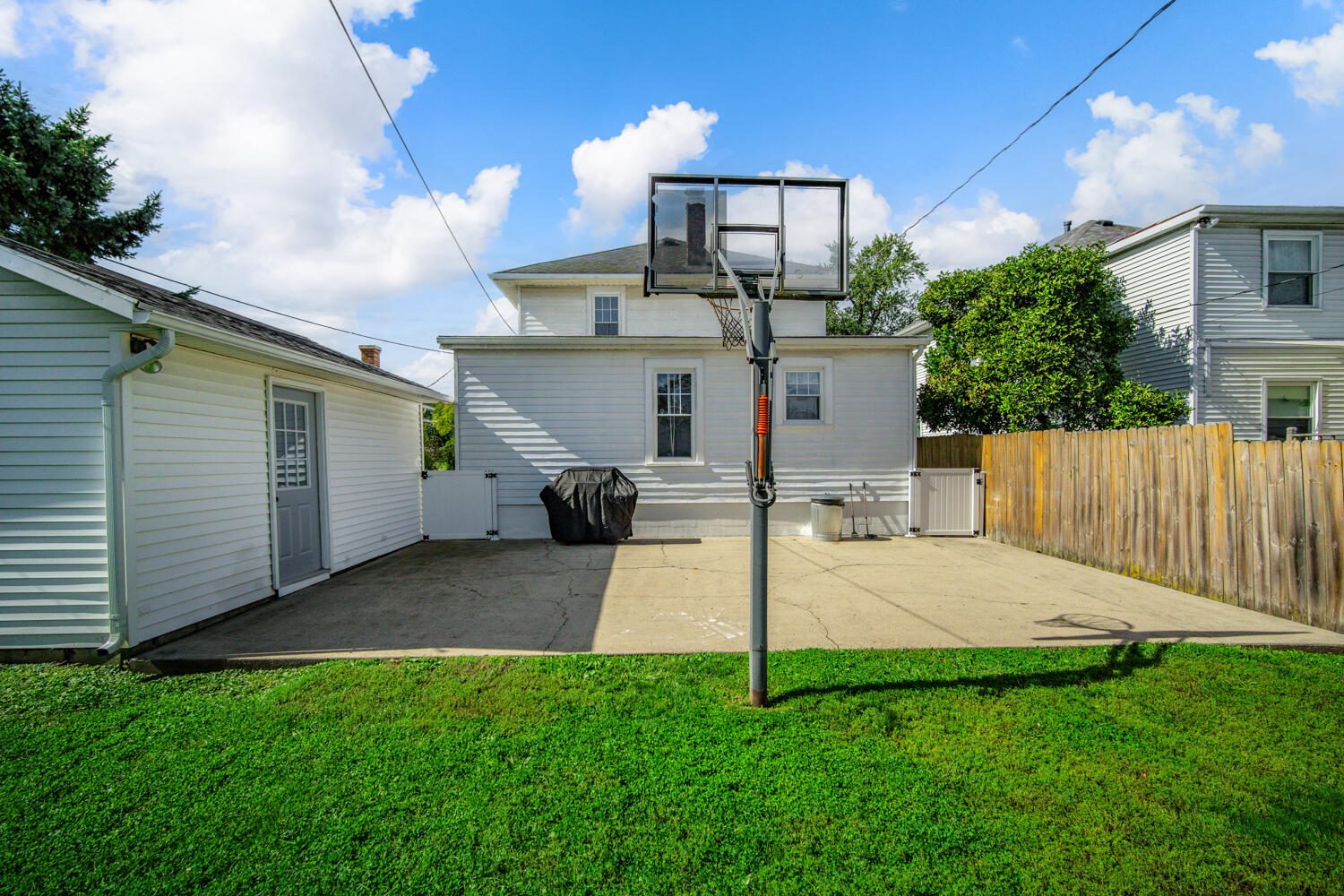 1203 Nicklin, Piqua, Ohio 45356