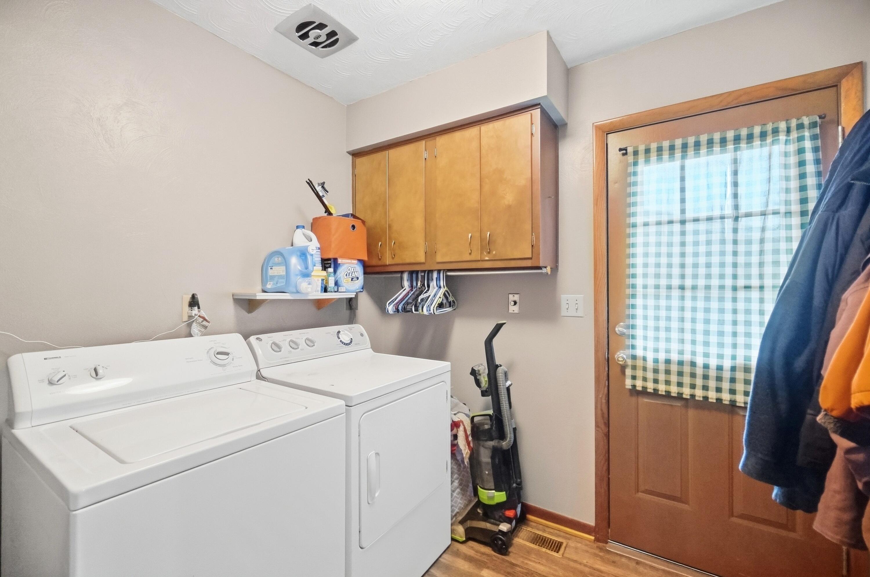 12442 Brookville Pyrmont, Brookville, Ohio 45309
