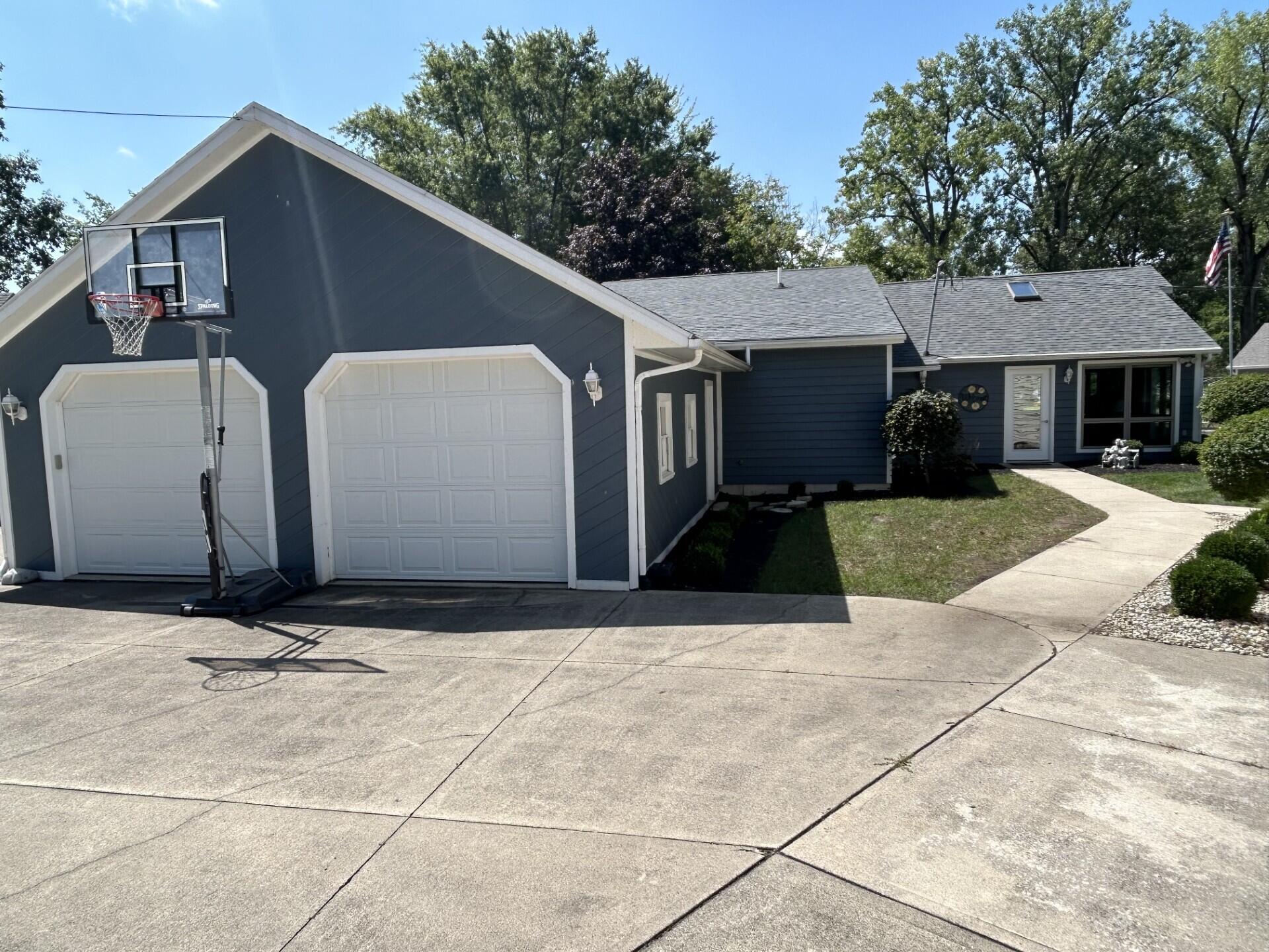 21 Breezewood, Saint Marys, Ohio 45885