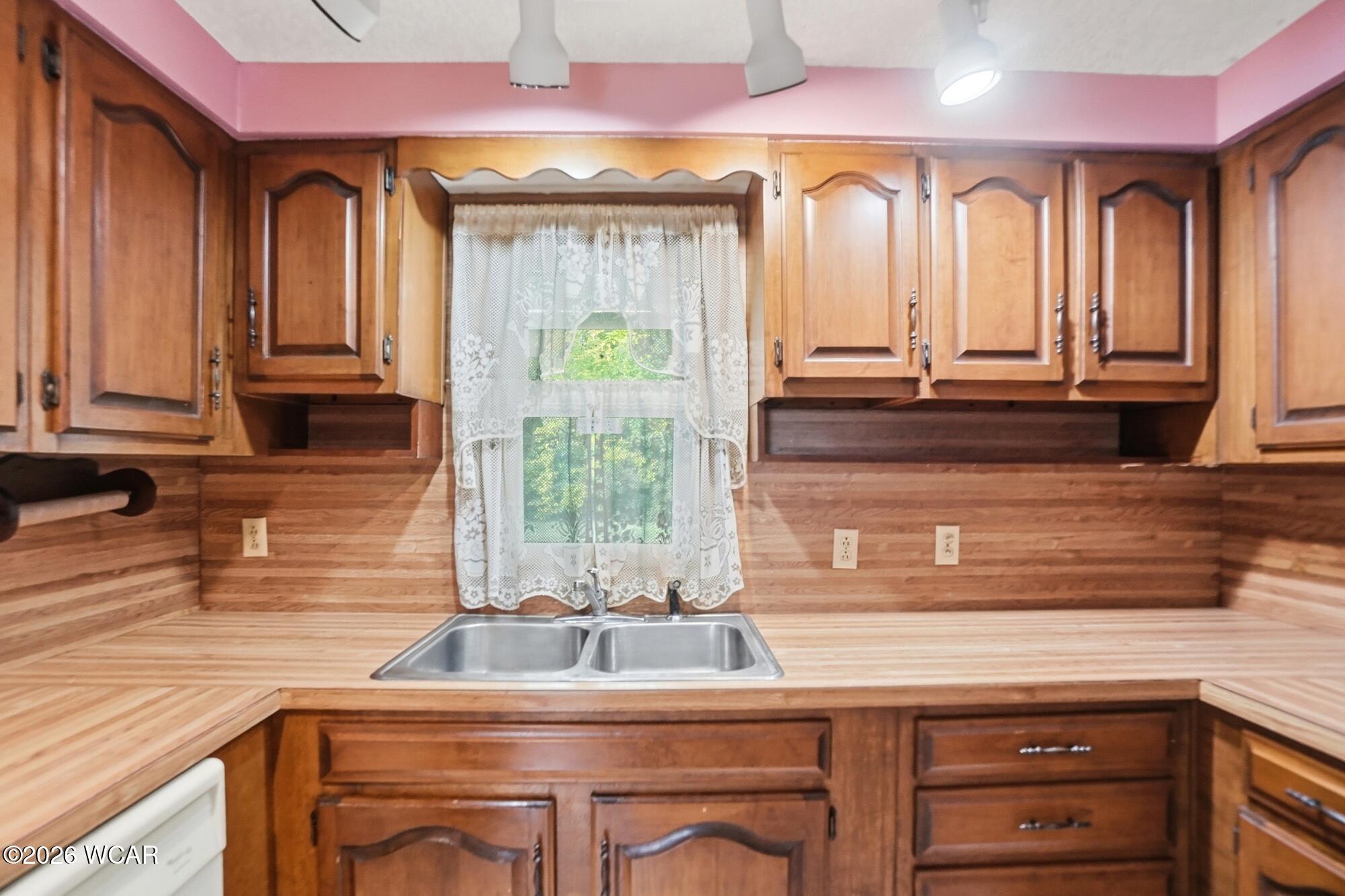 2015 Stewart Road, Lima, Ohio
