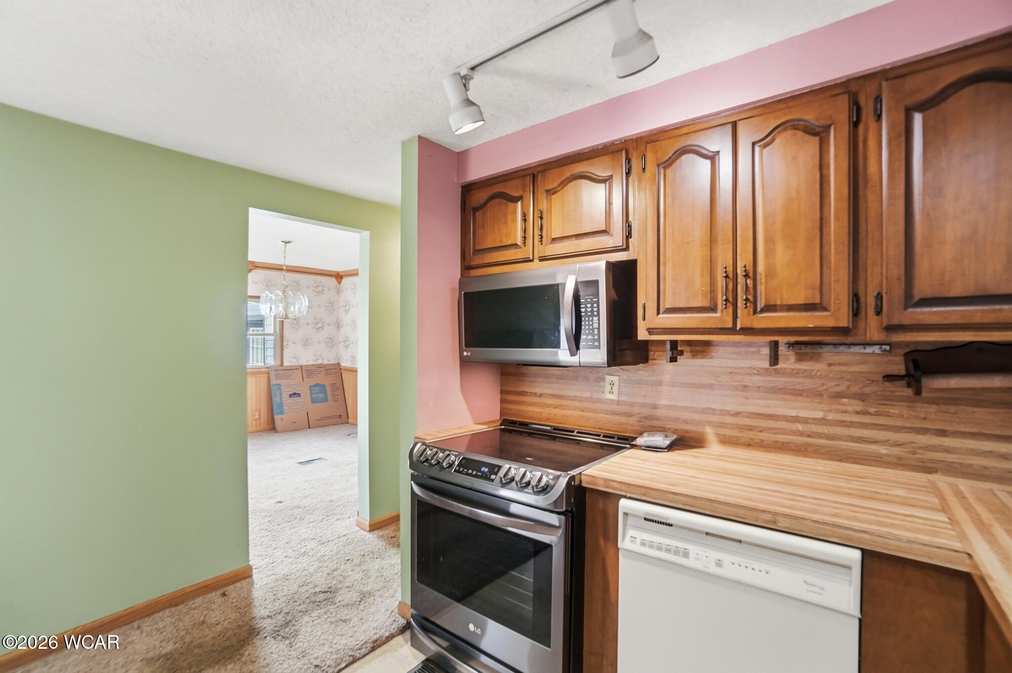 2015 Stewart Road, Lima, Ohio