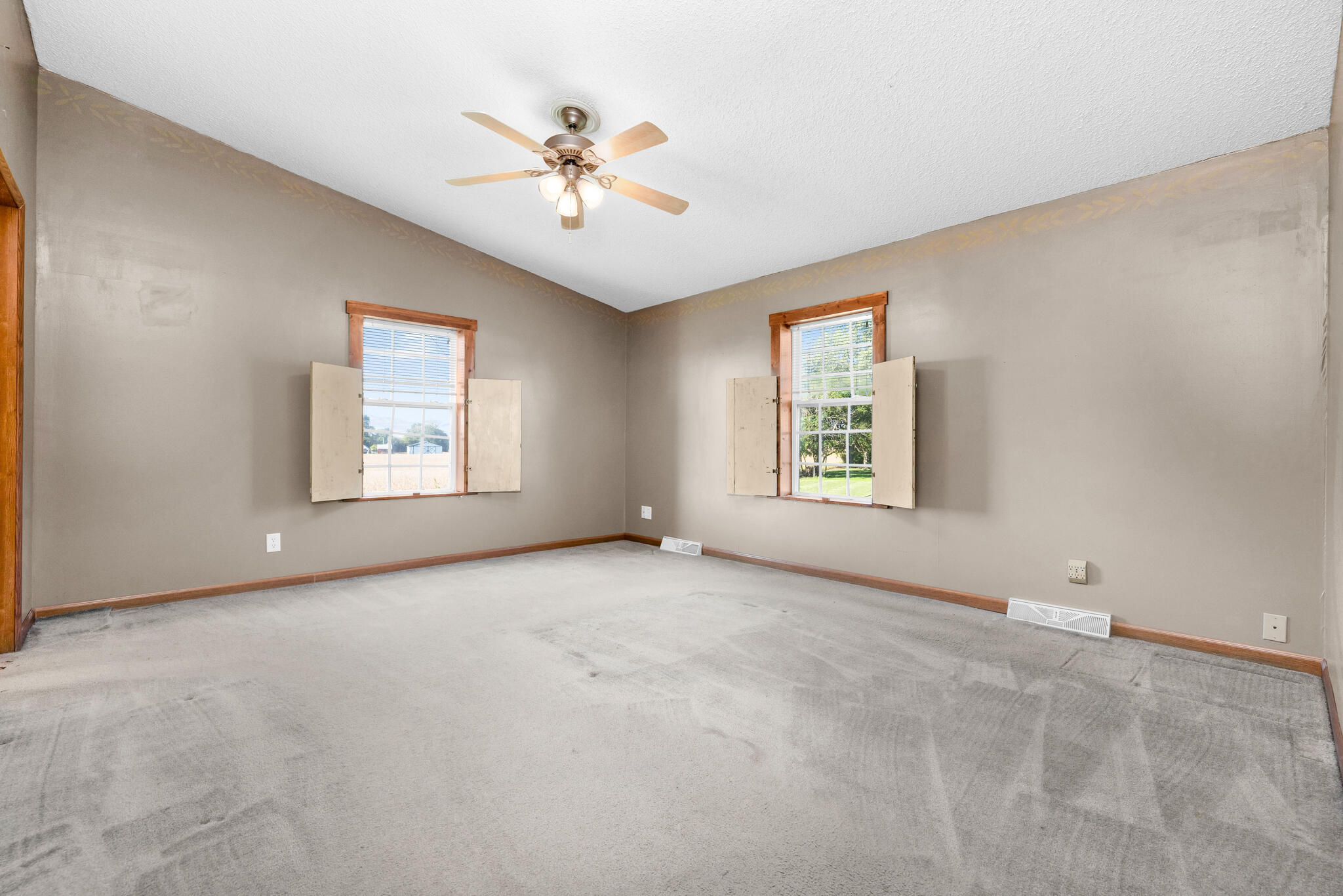 8712 County Road 11, De Graff, Ohio 43318