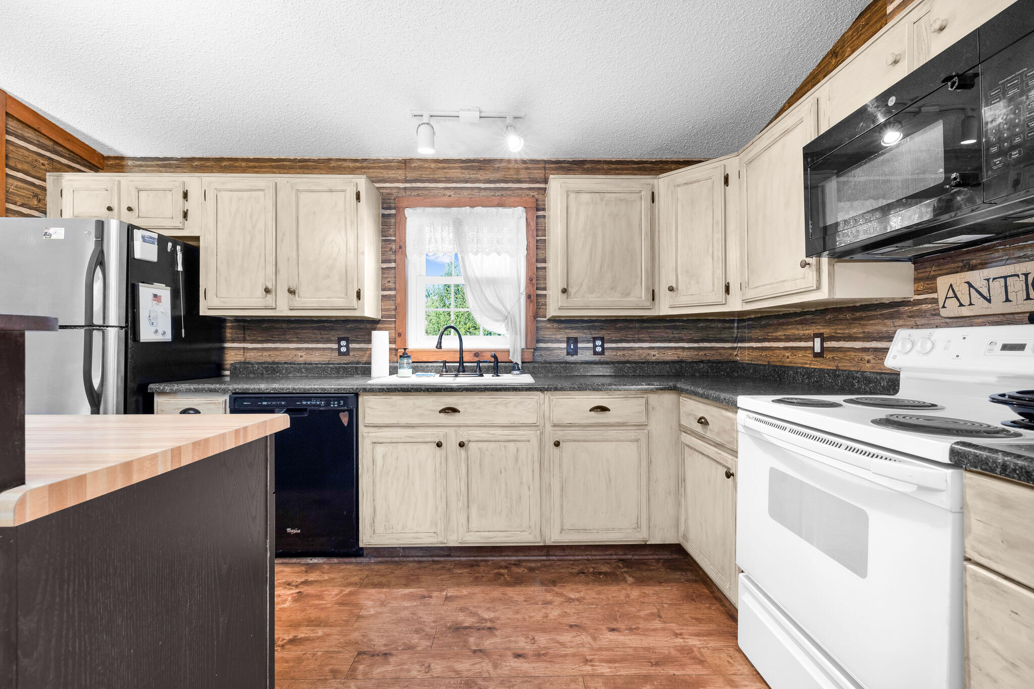 8712 County Road 11, De Graff, Ohio 43318