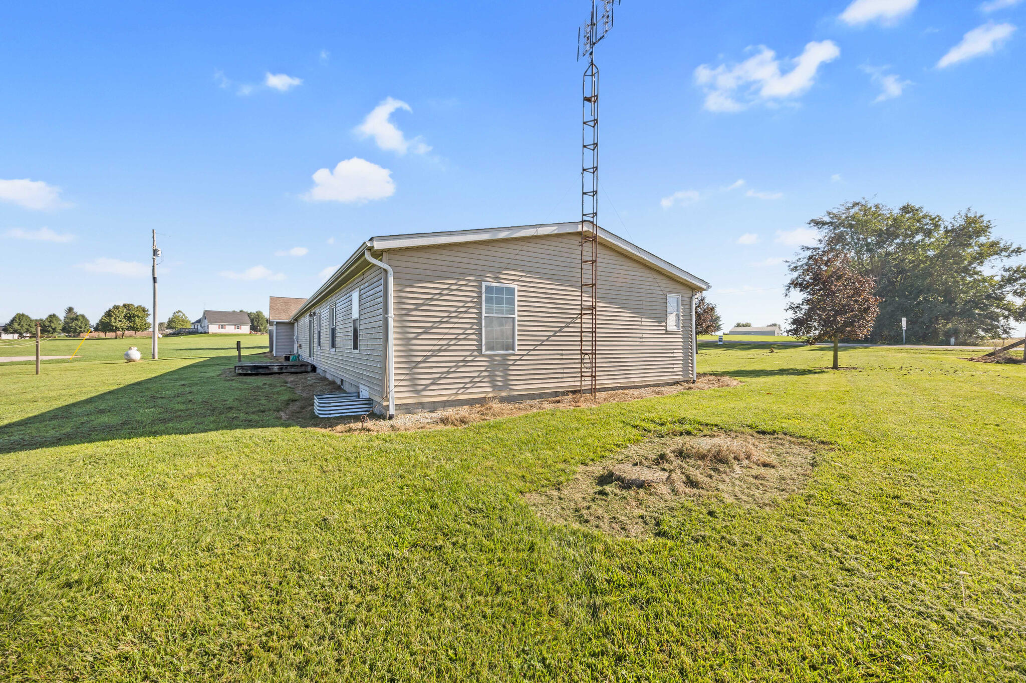 8712 County Road 11, De Graff, Ohio 43318