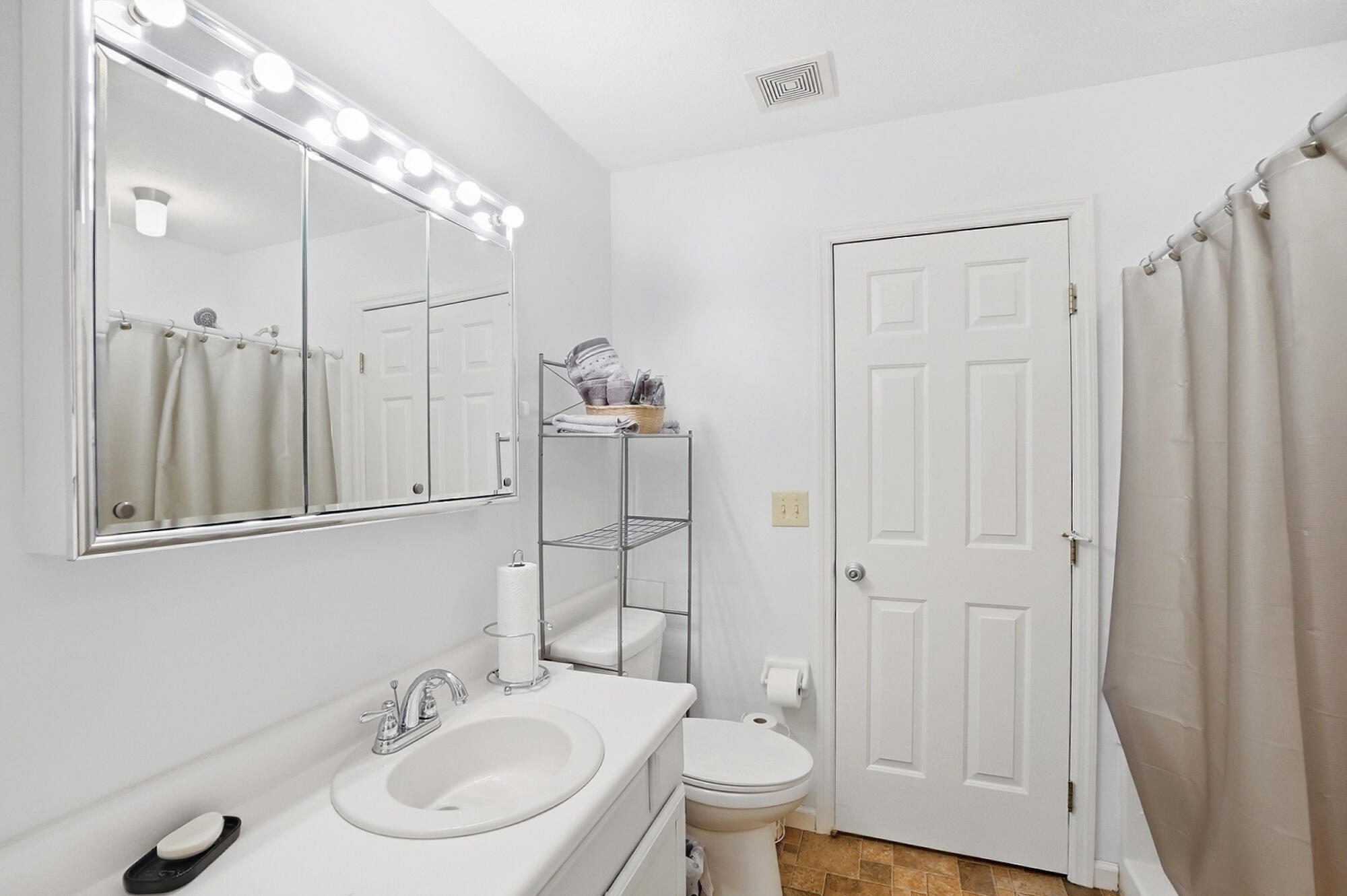 3126 Lakeview, Springfield, Ohio 45503