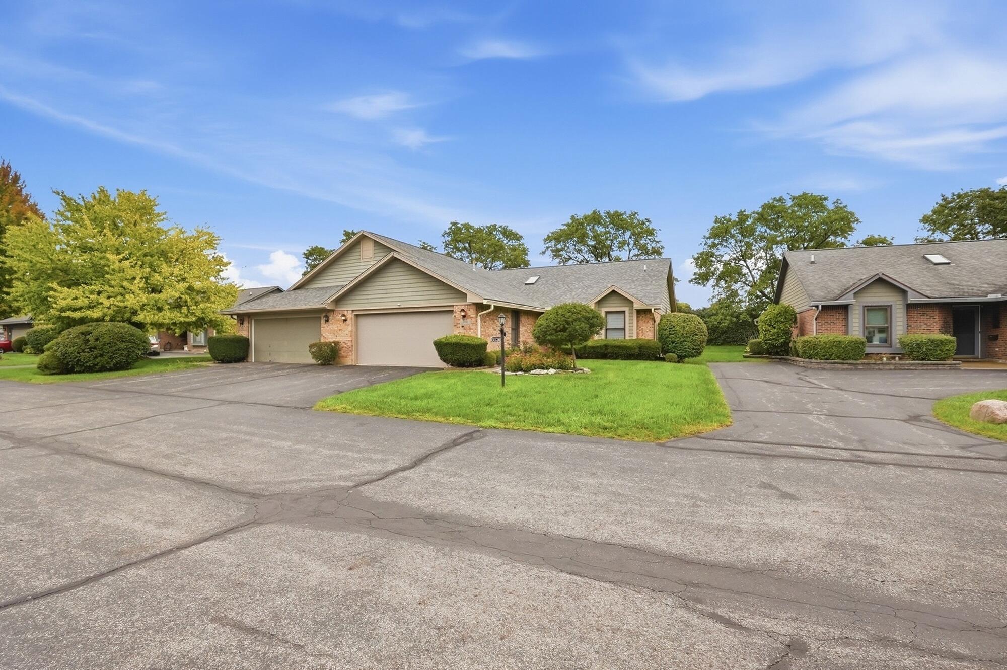 3126 Lakeview, Springfield, Ohio 45503