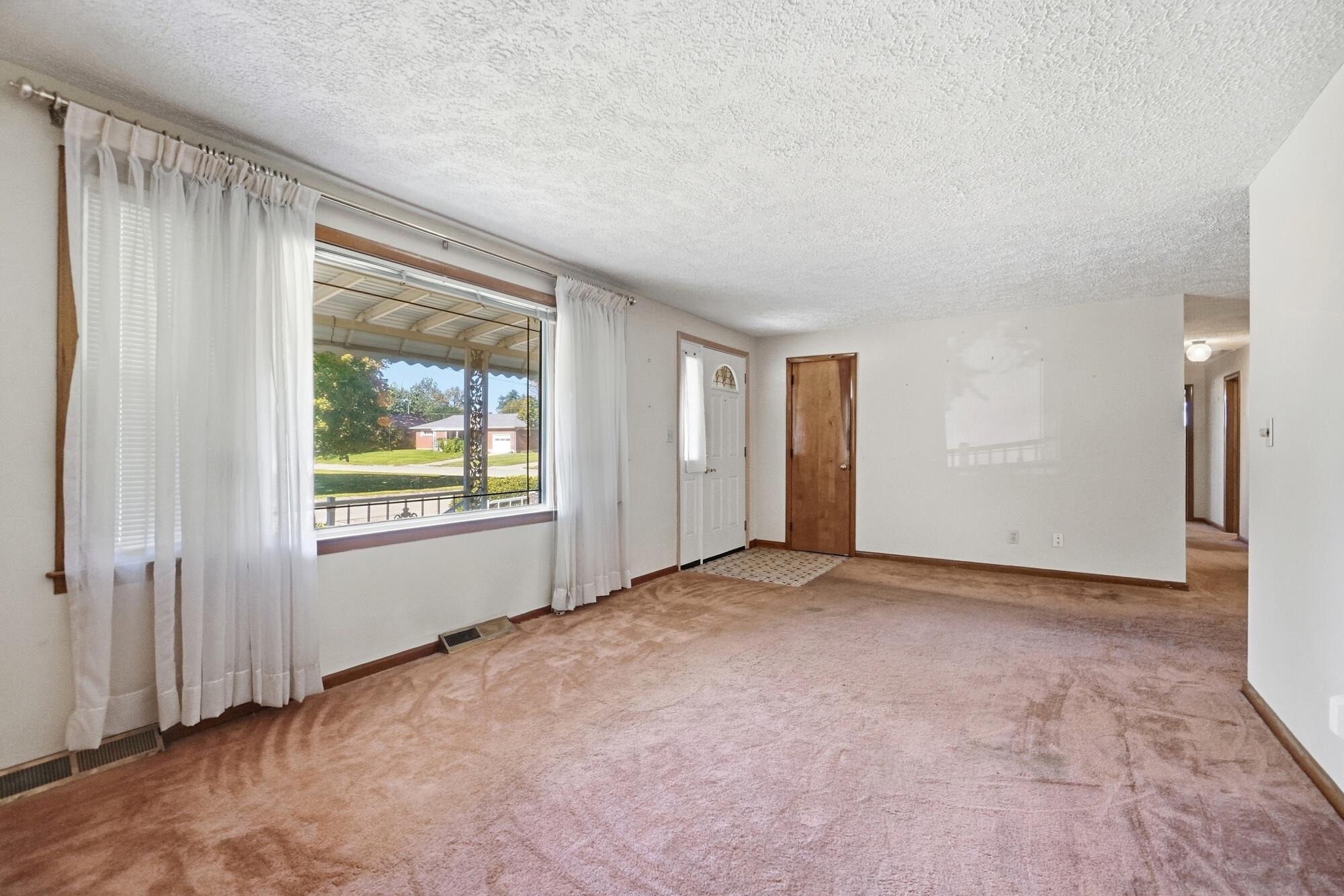2560 Casey, Springfield, Ohio 45503
