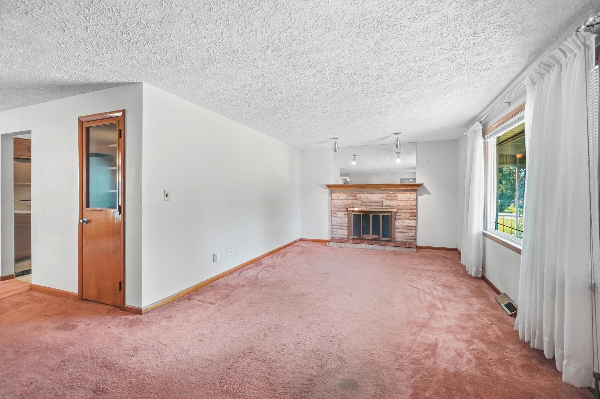 2560 Casey, Springfield, Ohio 45503