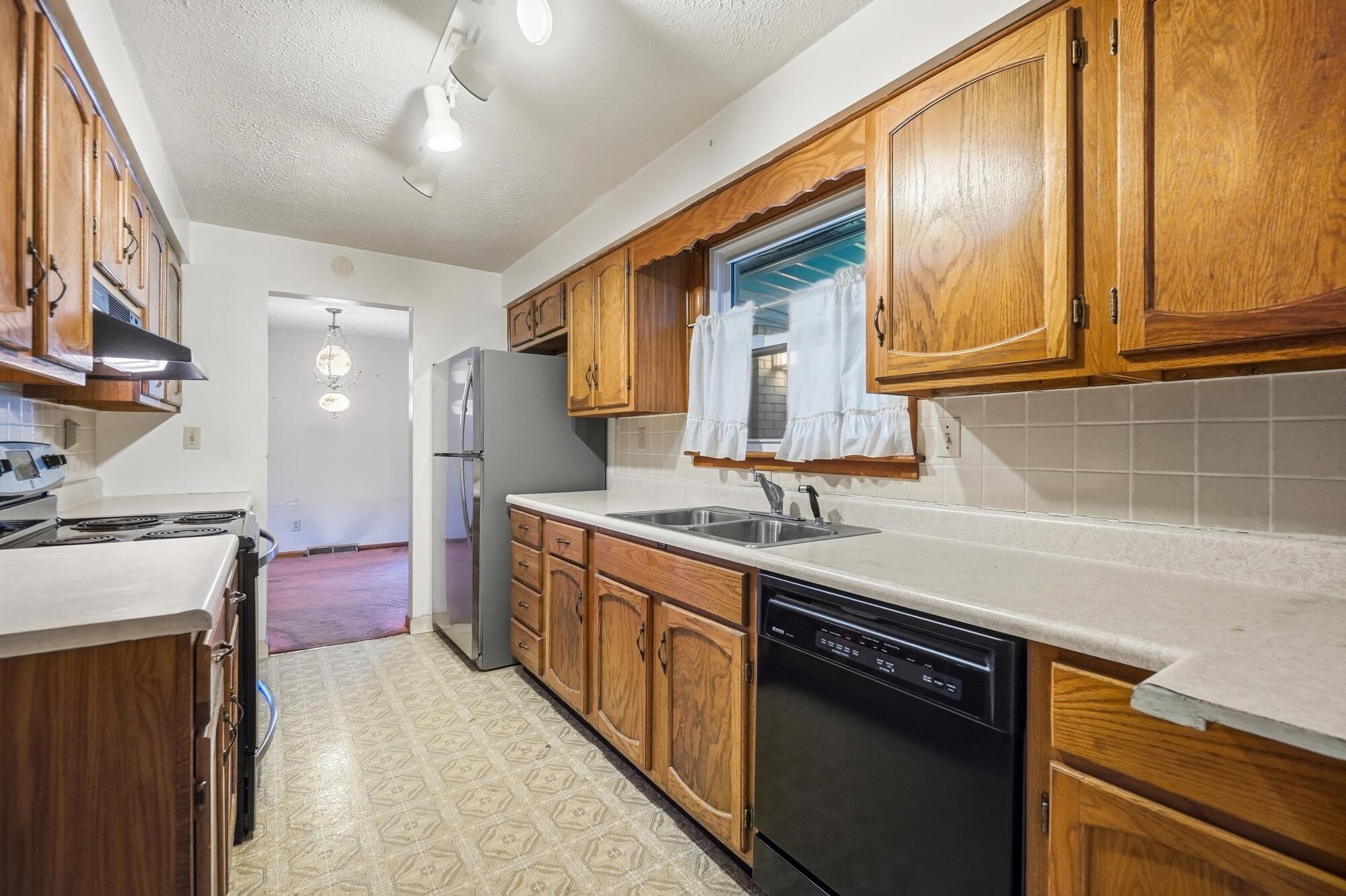 2560 Casey, Springfield, Ohio 45503