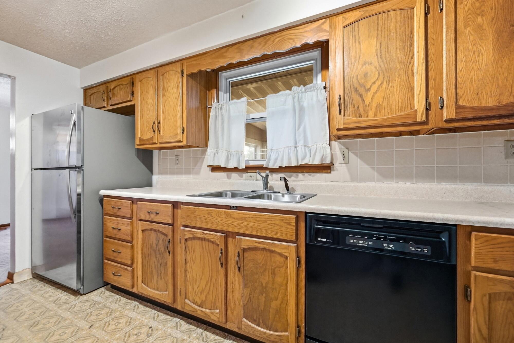 2560 Casey, Springfield, Ohio 45503