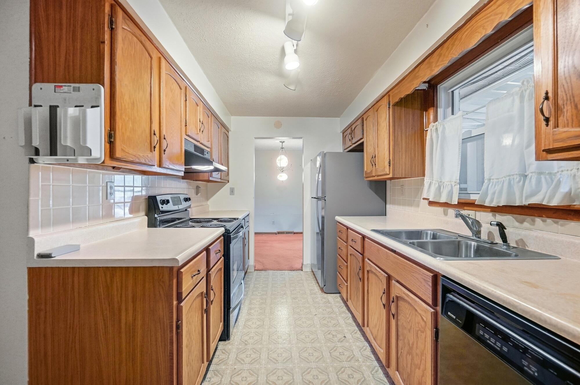2560 Casey, Springfield, Ohio 45503