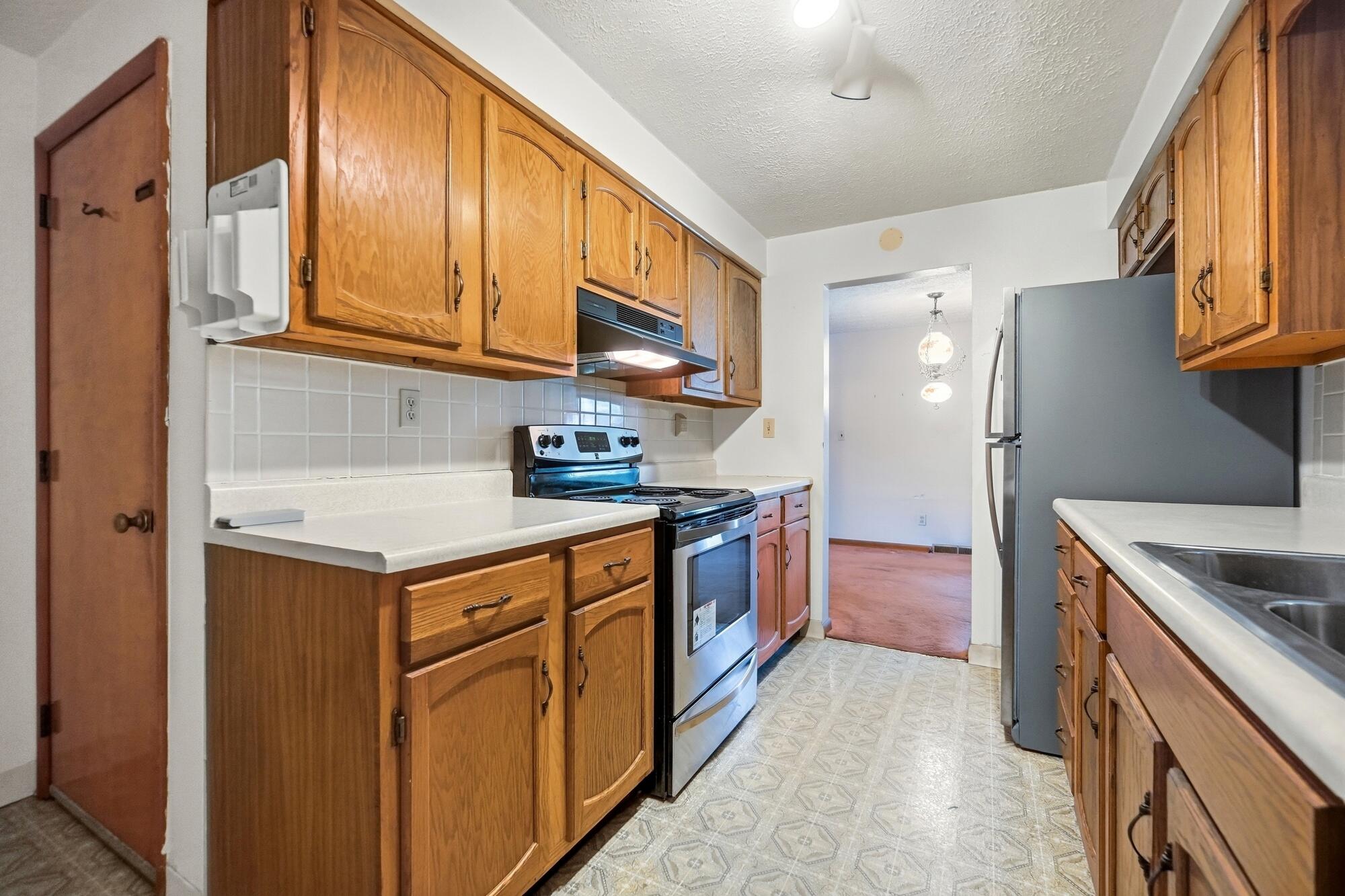 2560 Casey, Springfield, Ohio 45503
