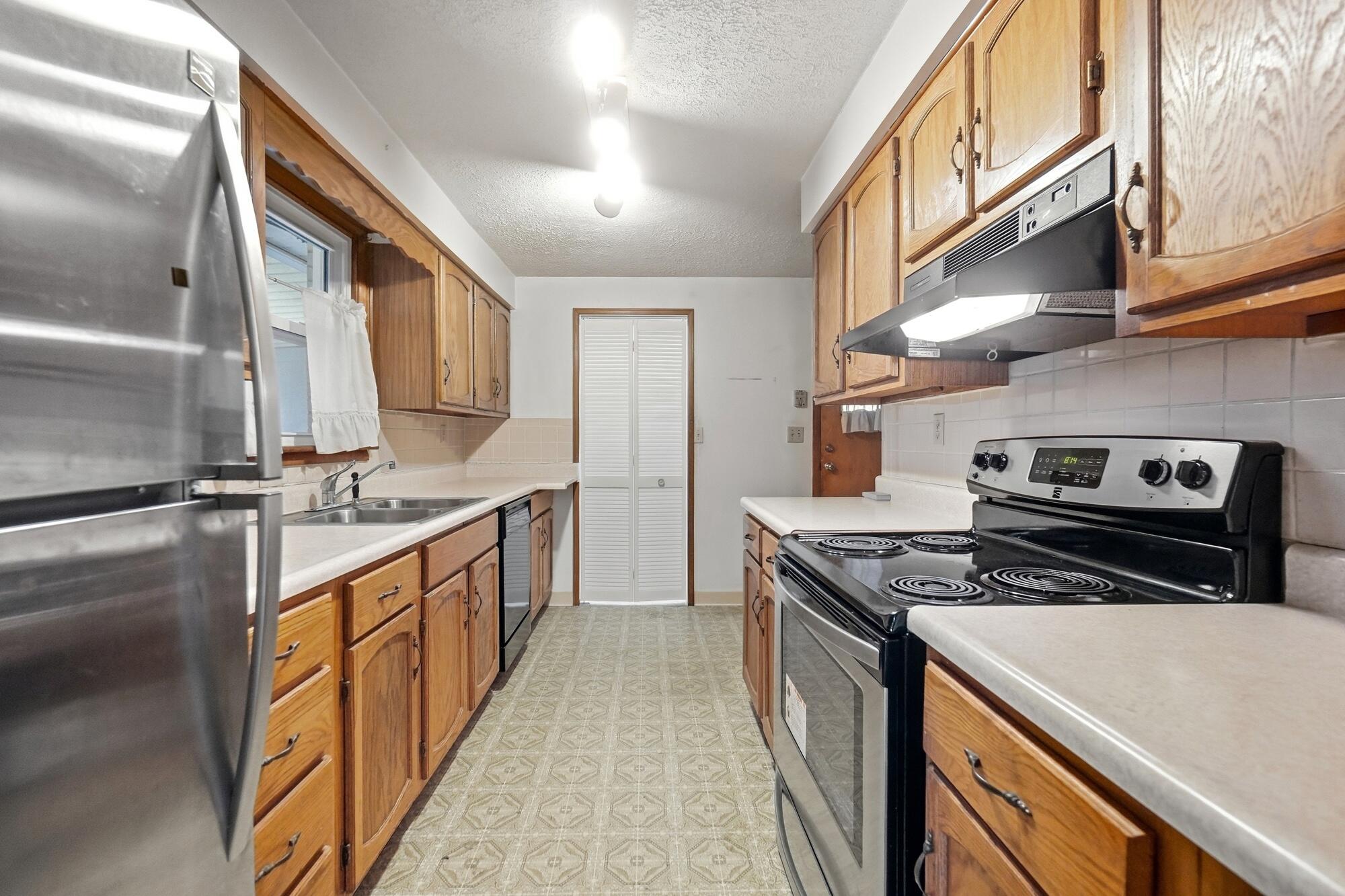 2560 Casey, Springfield, Ohio 45503