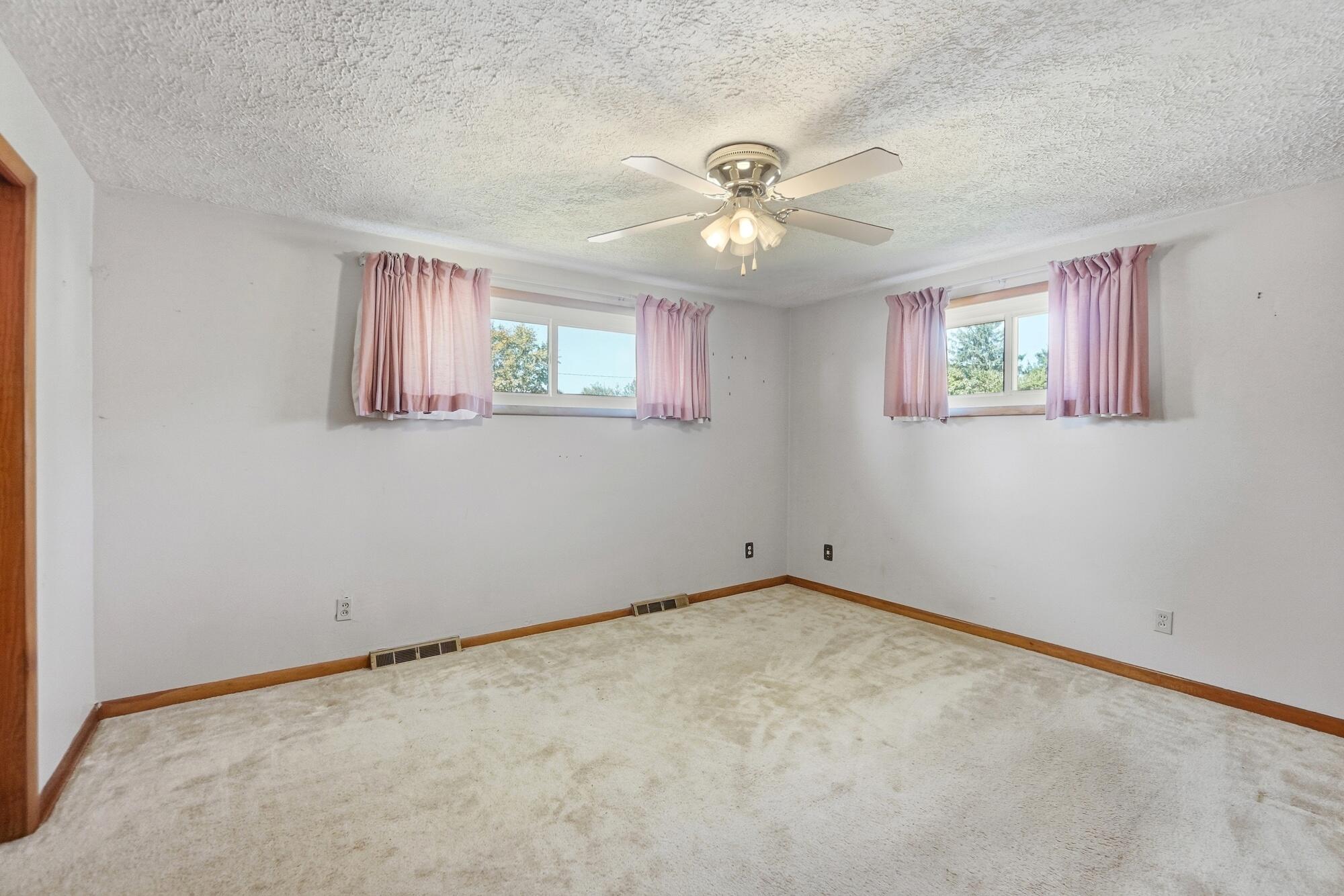 2560 Casey, Springfield, Ohio 45503