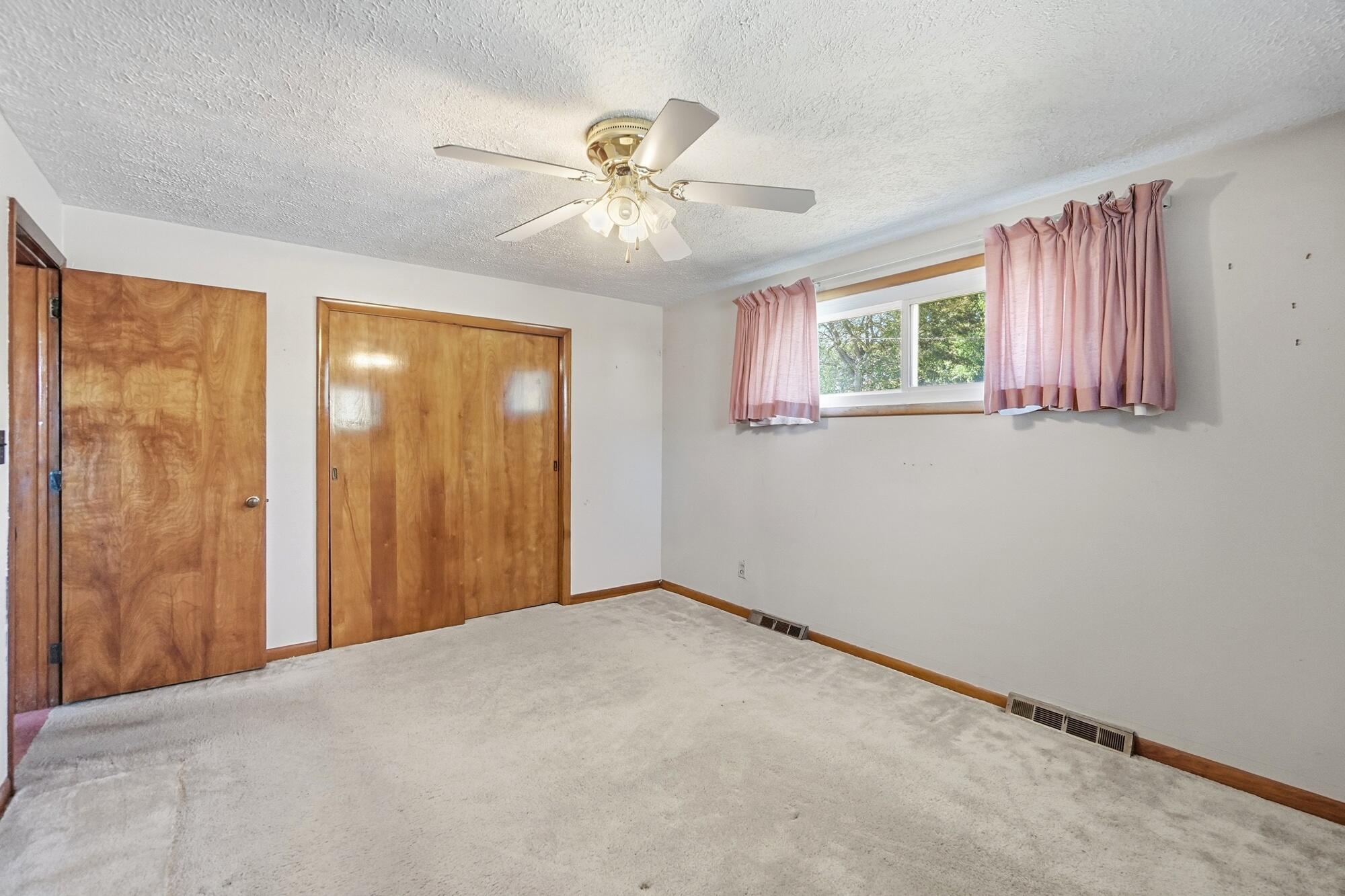 2560 Casey, Springfield, Ohio 45503