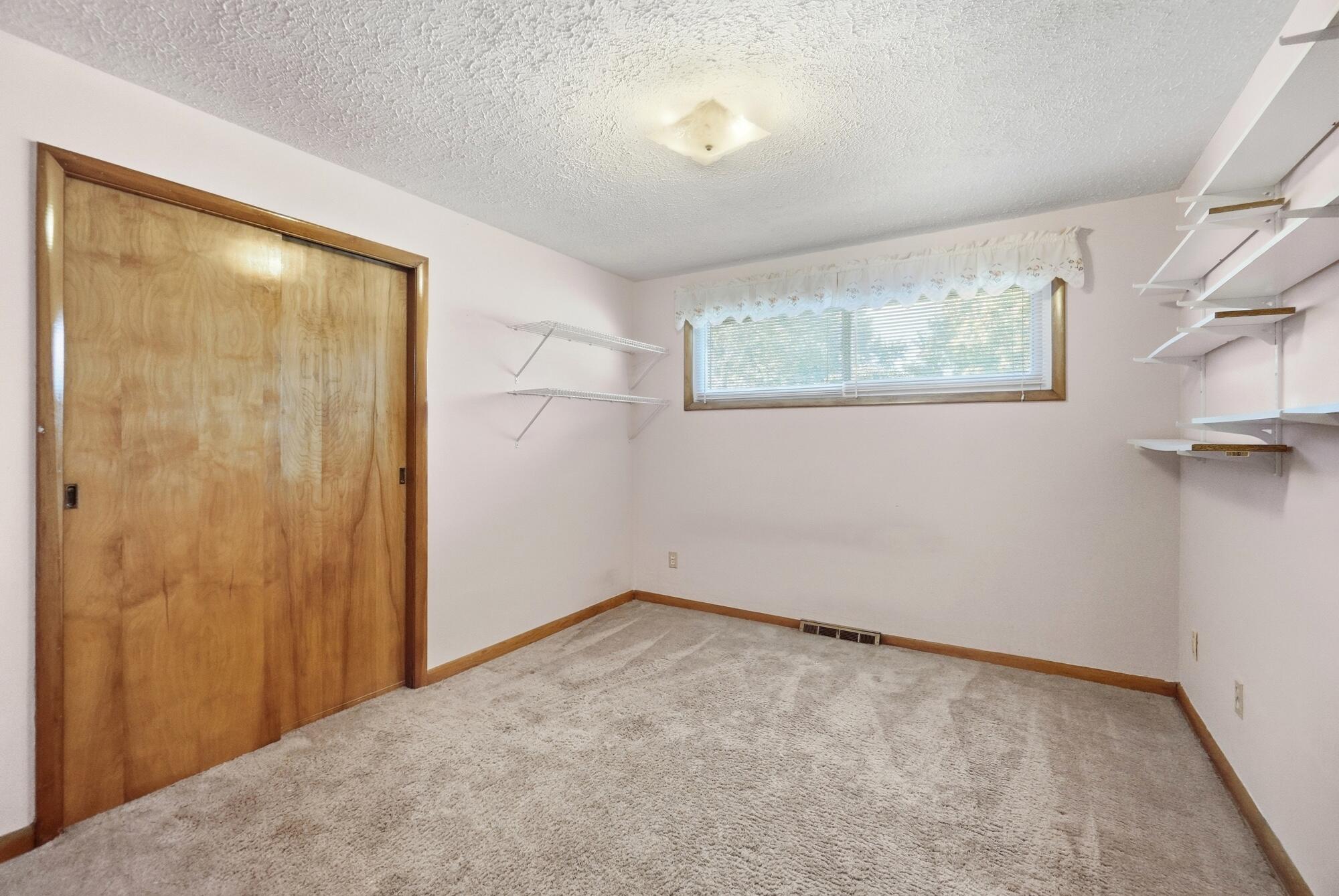 2560 Casey, Springfield, Ohio 45503