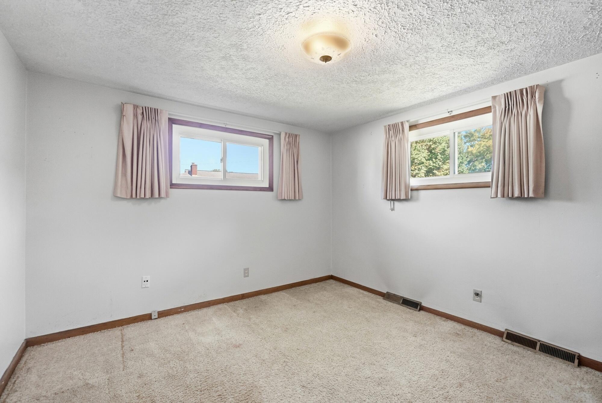 2560 Casey, Springfield, Ohio 45503