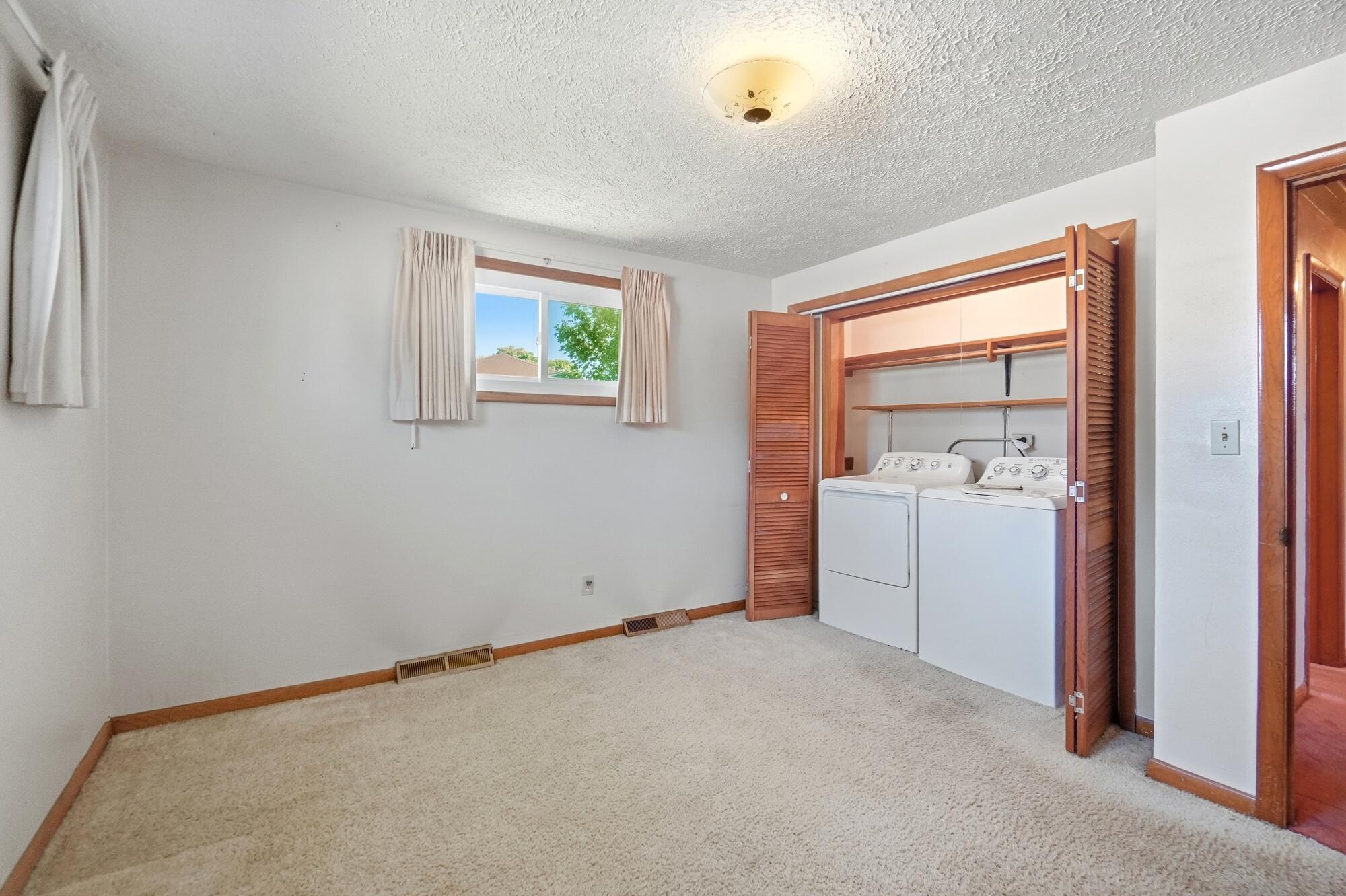 2560 Casey, Springfield, Ohio 45503