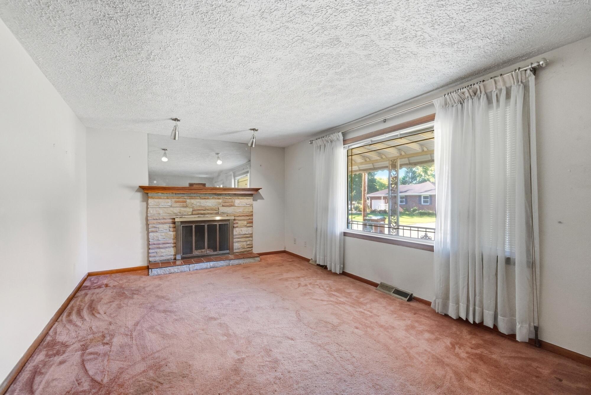 2560 Casey, Springfield, Ohio 45503
