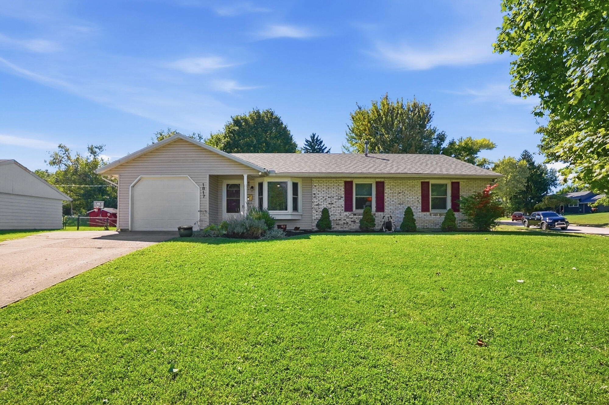 1817 Marinette, Springfield, Ohio 45503