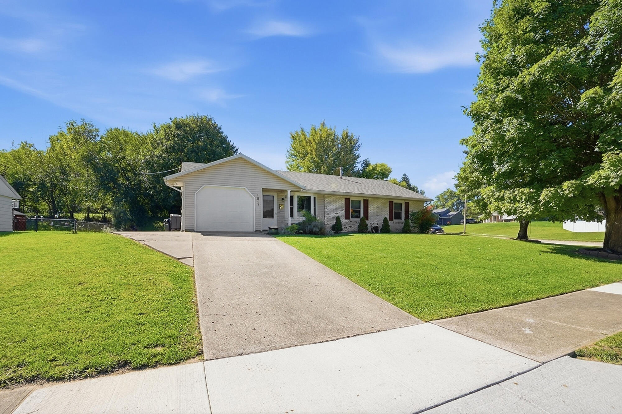 1817 Marinette, Springfield, Ohio 45503