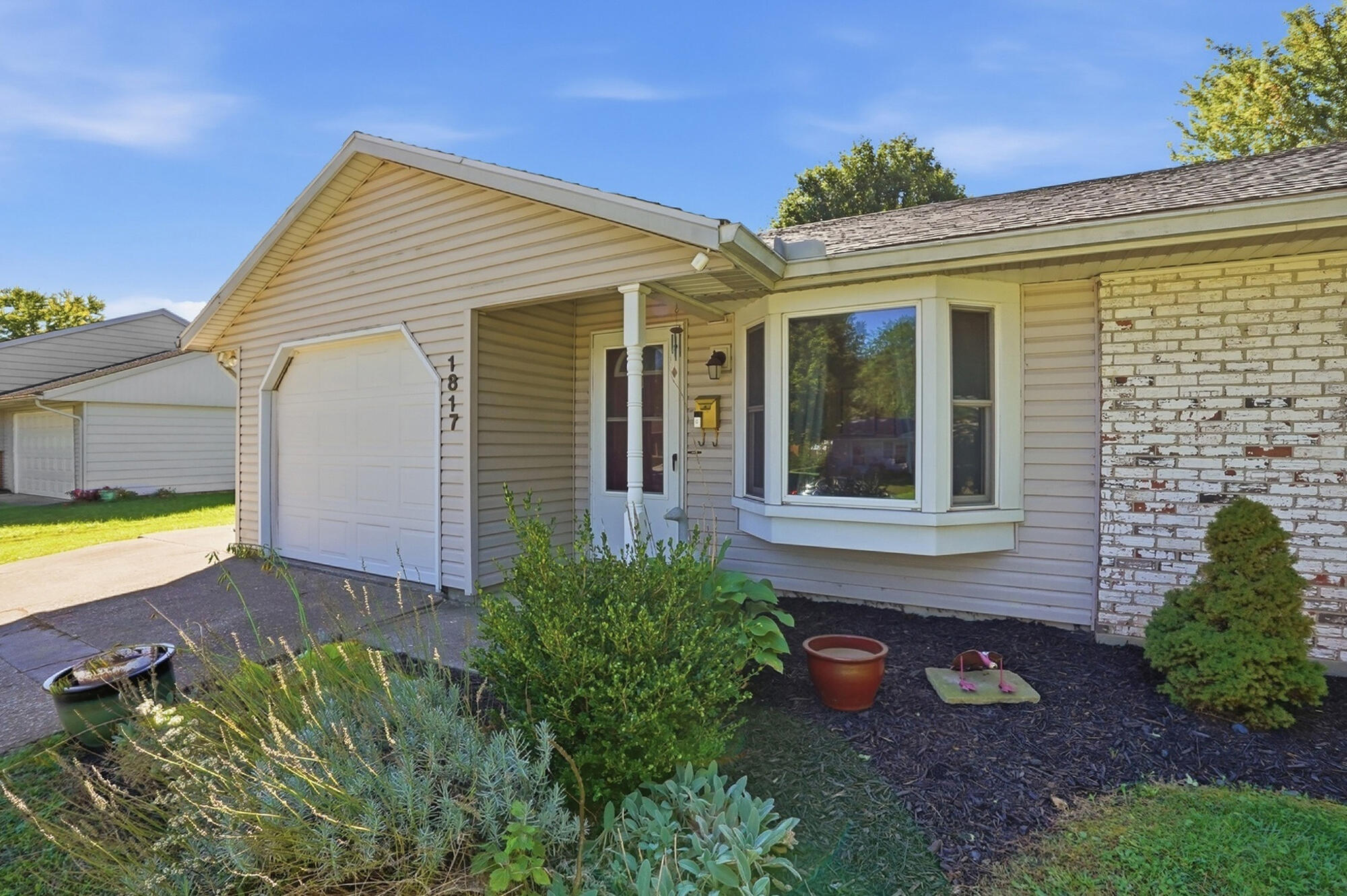 1817 Marinette, Springfield, Ohio 45503