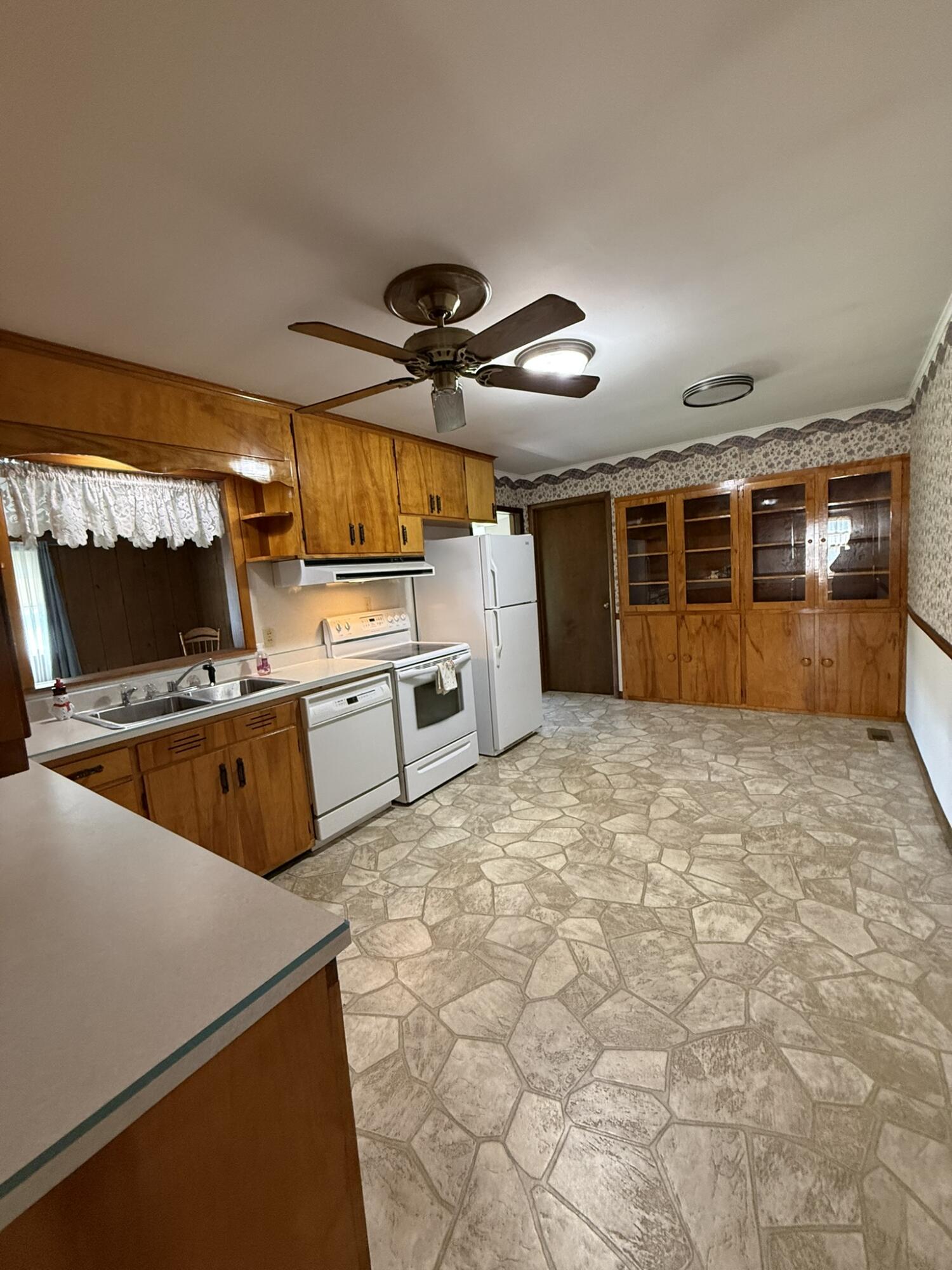 180 US Route 33, Saint Marys, Ohio 45885