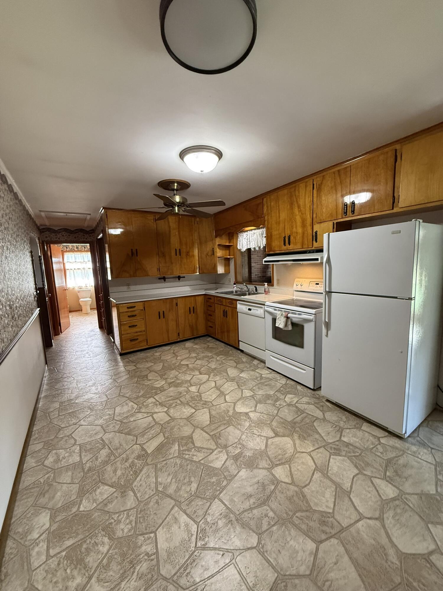 180 US Route 33, Saint Marys, Ohio 45885