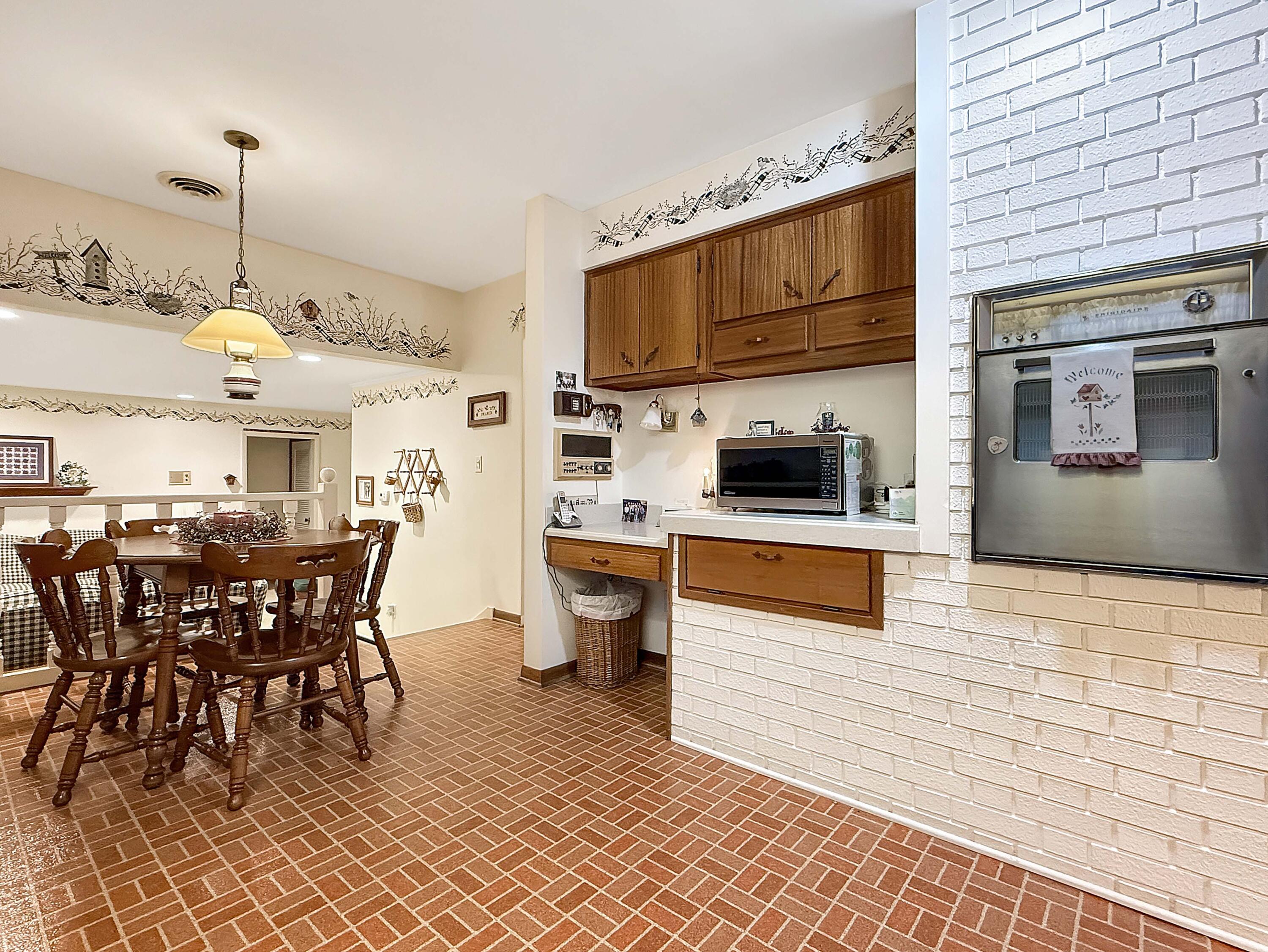 964 Bon Air, Urbana, Ohio 43078