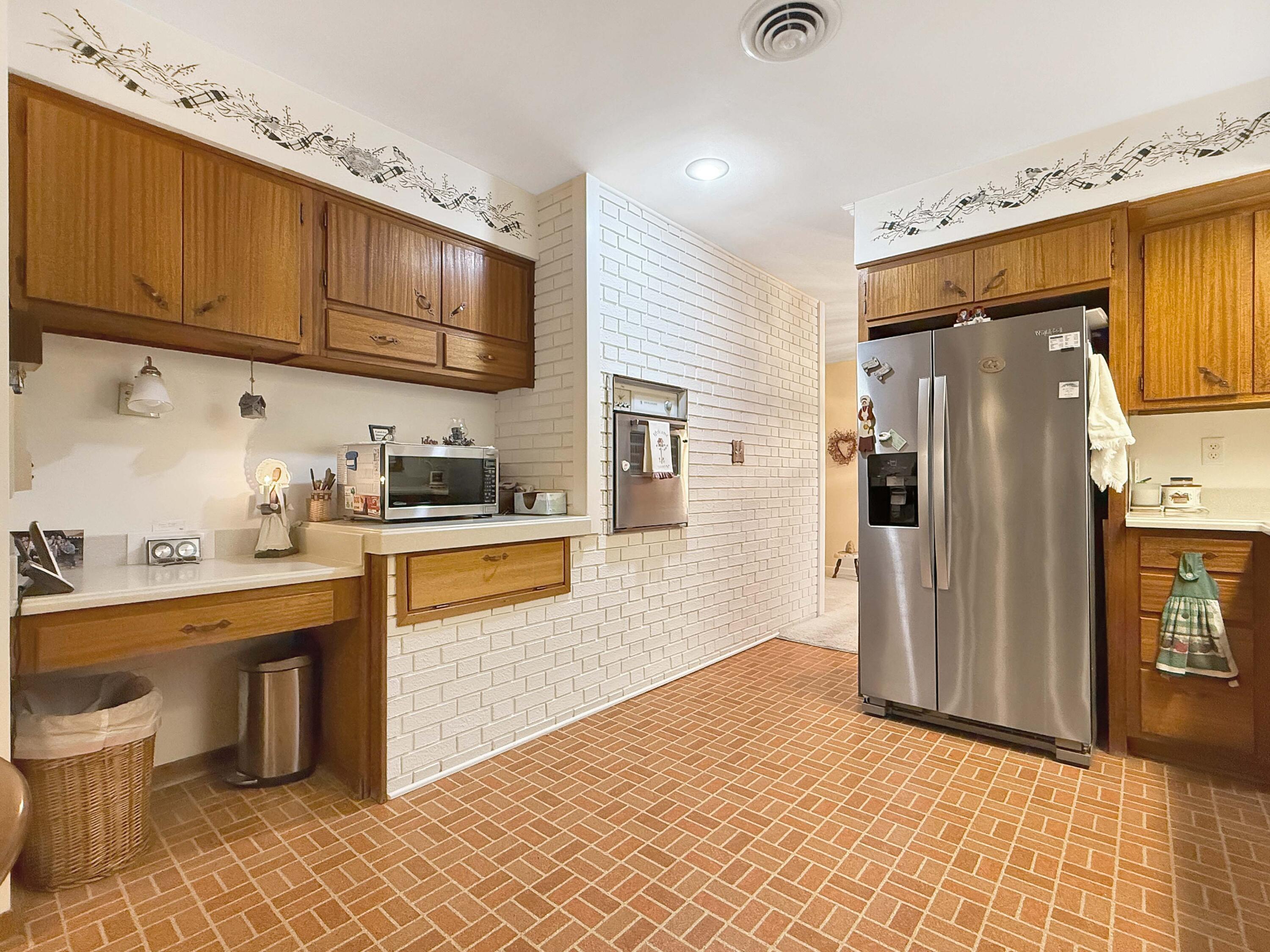 964 Bon Air, Urbana, Ohio 43078
