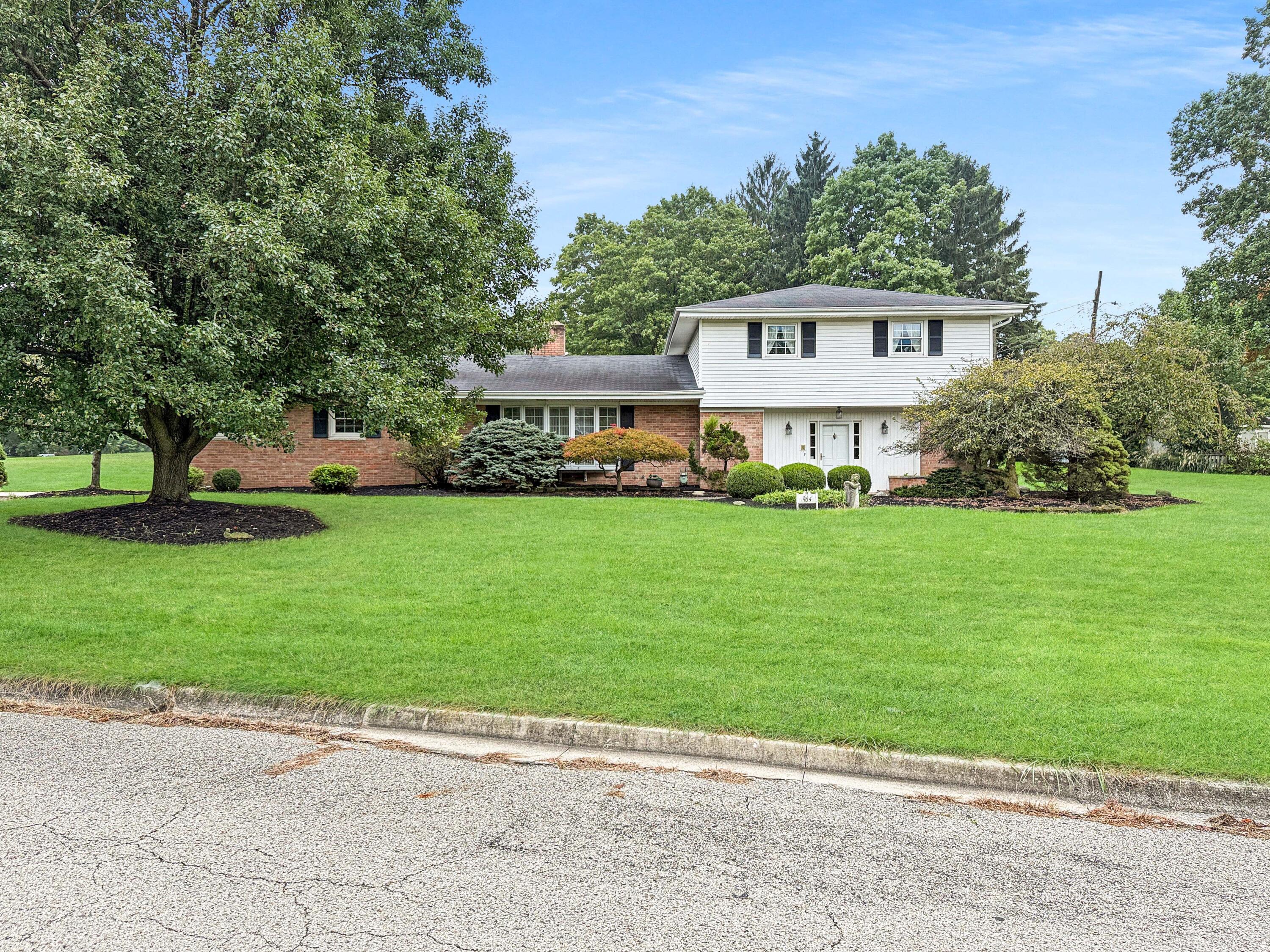 964 Bon Air, Urbana, Ohio 43078