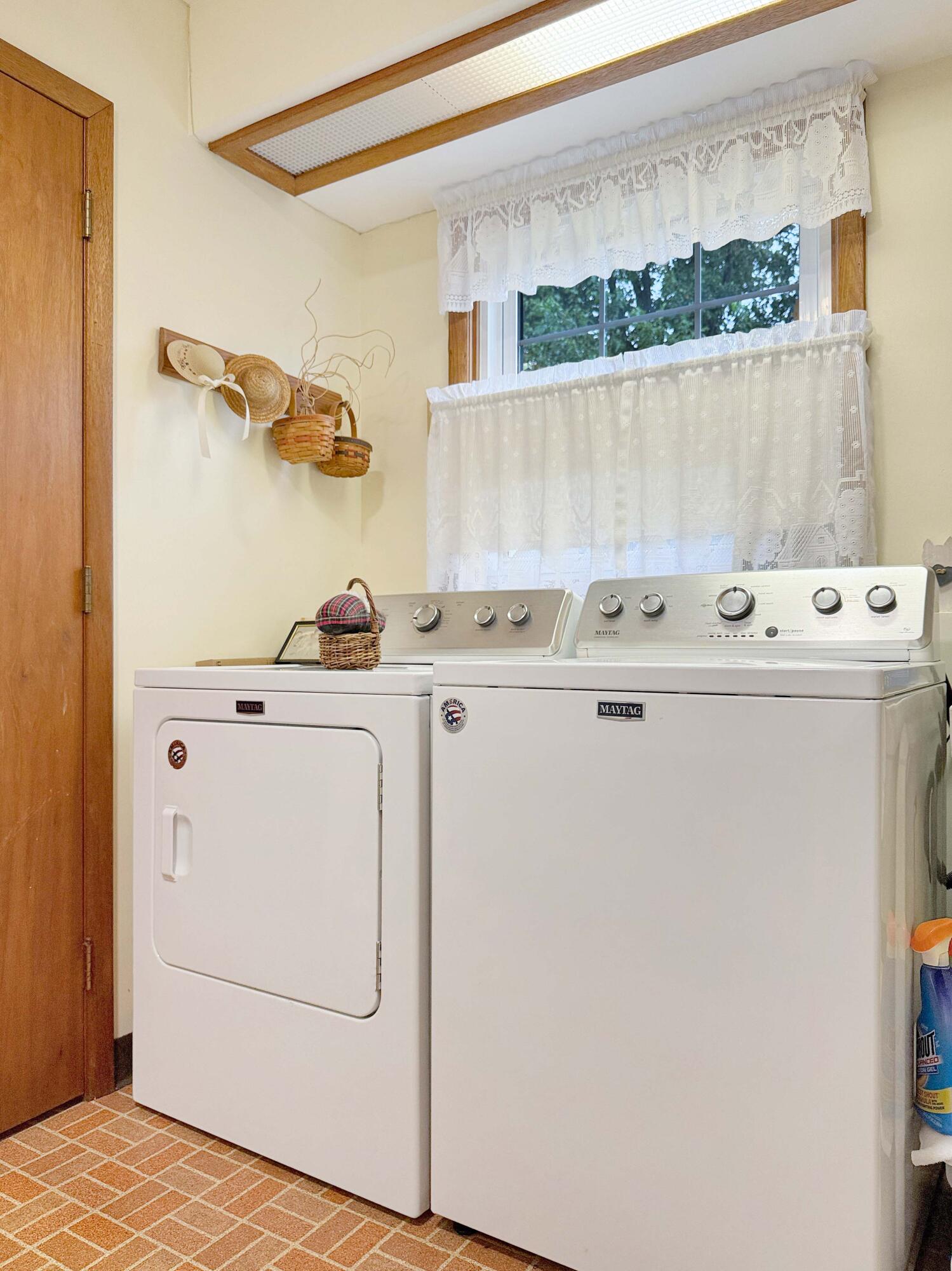 964 Bon Air, Urbana, Ohio 43078