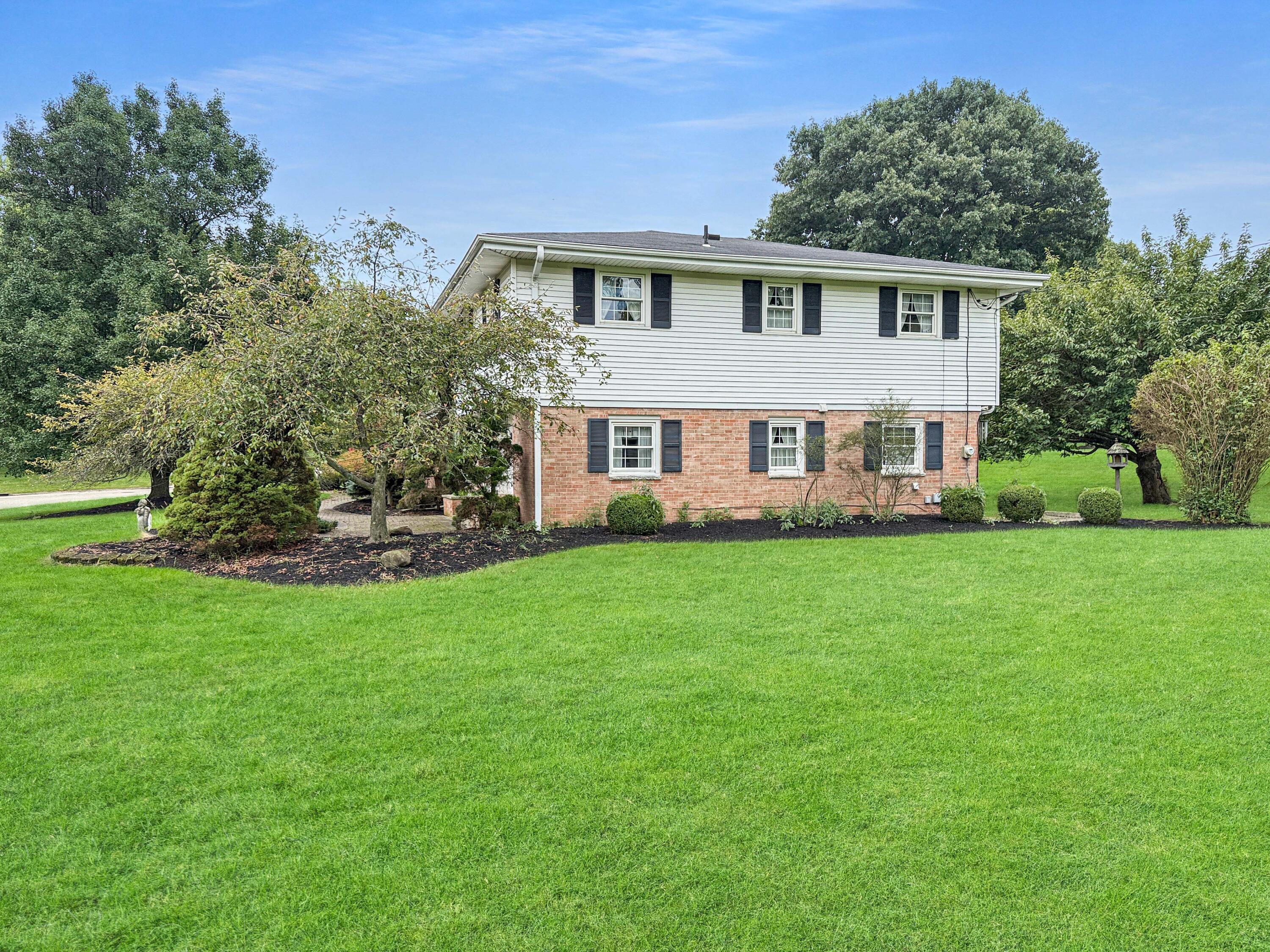 964 Bon Air, Urbana, Ohio 43078