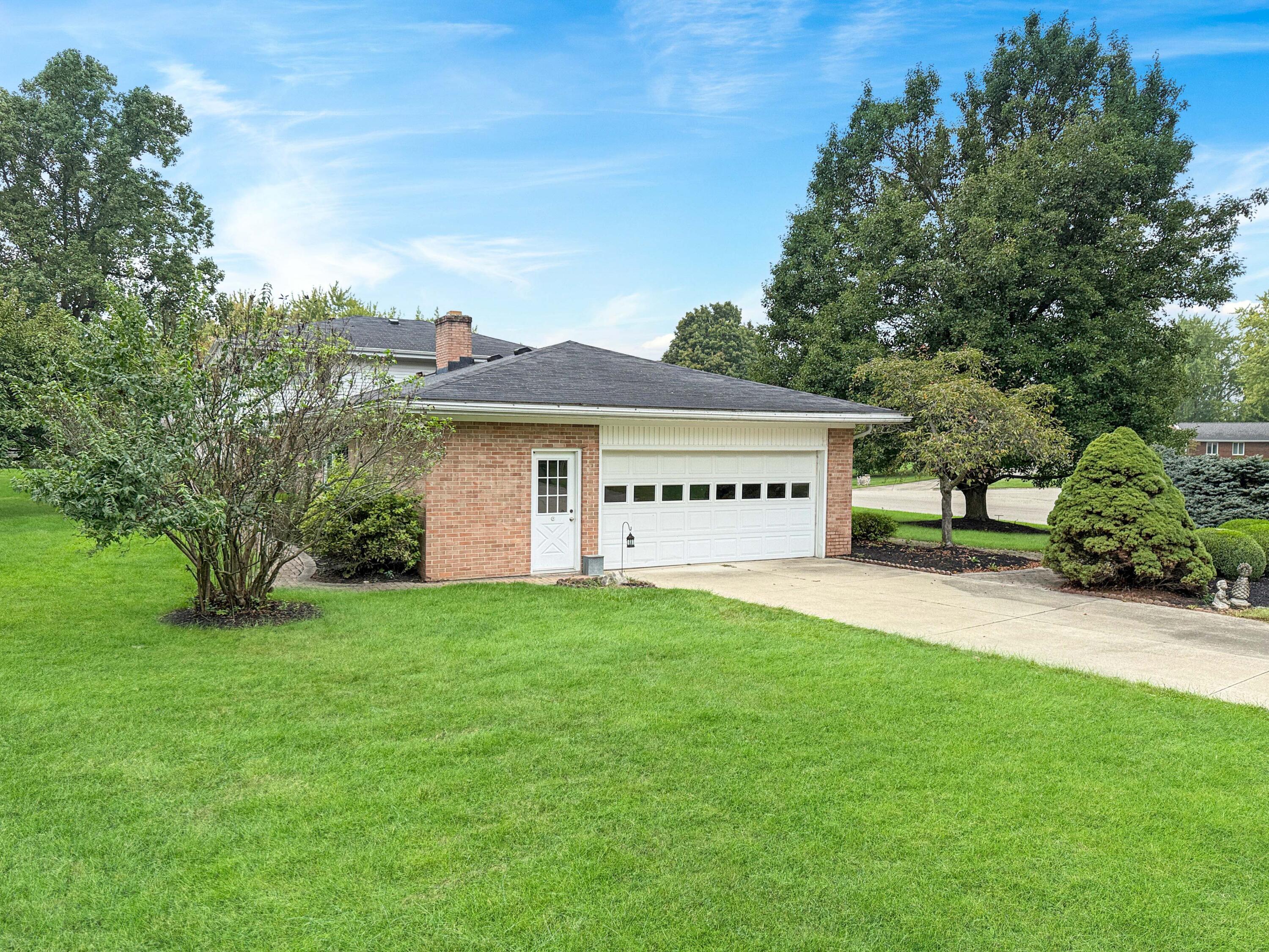 964 Bon Air, Urbana, Ohio 43078