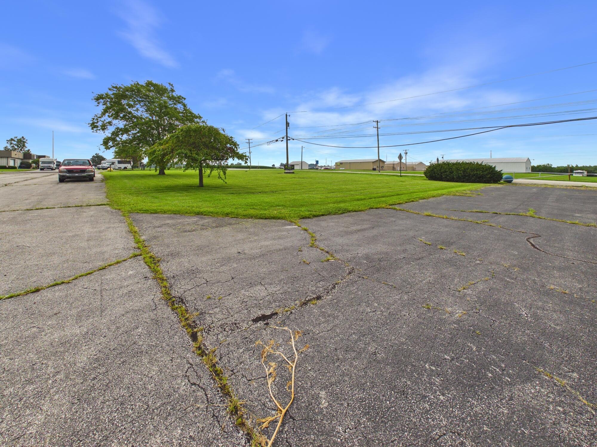 5294 Sebring Warner, Greenville, Ohio 45331