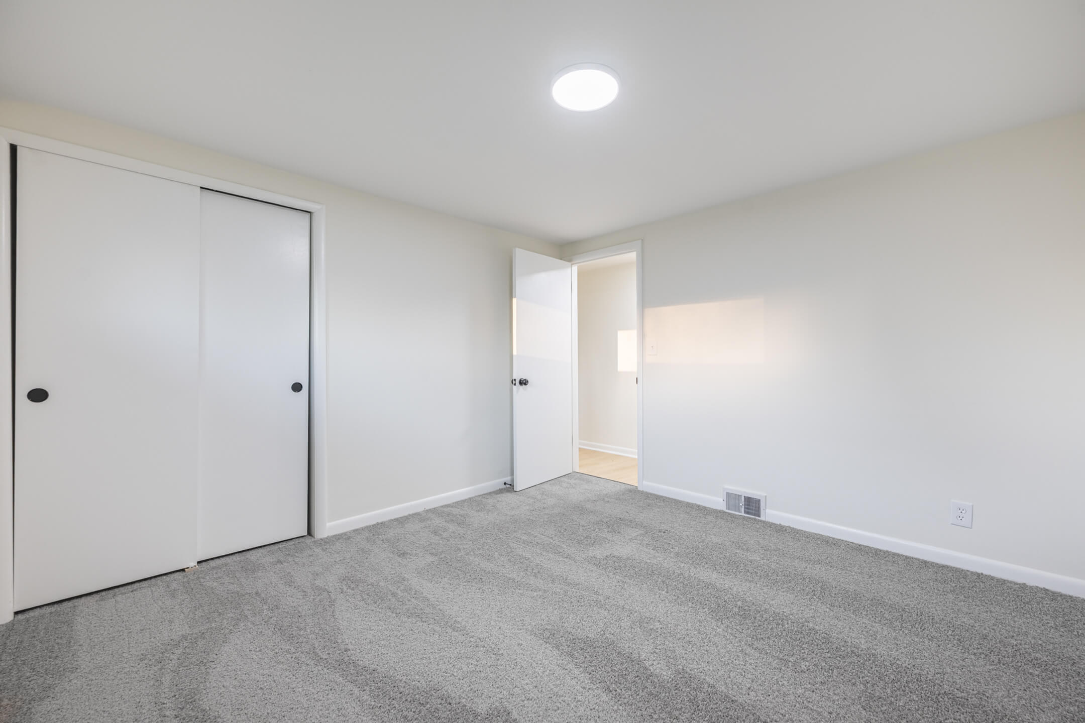 2462 Thor, Springfield, Ohio 45503