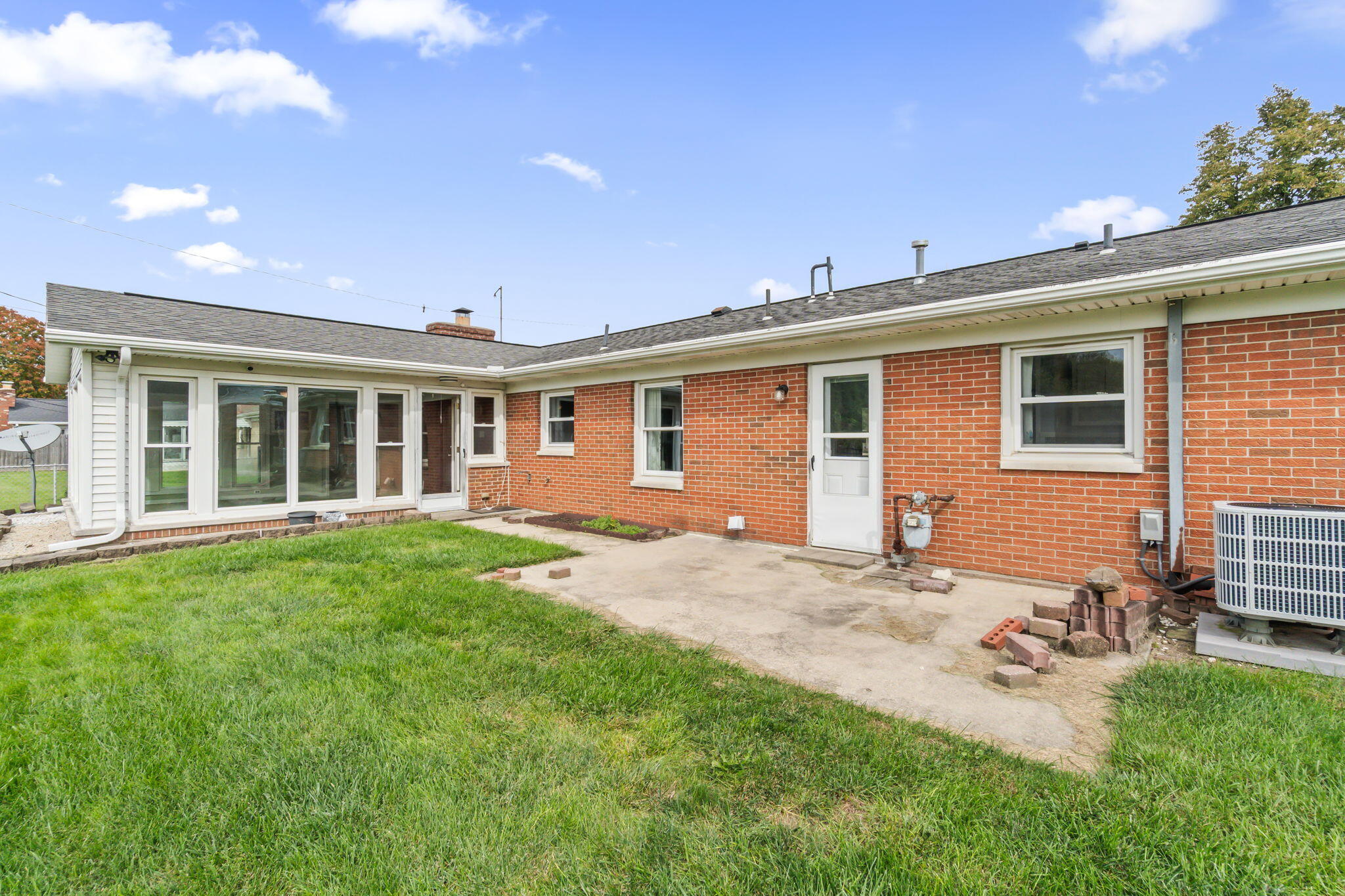 230 Dorset, Troy, Ohio 45373