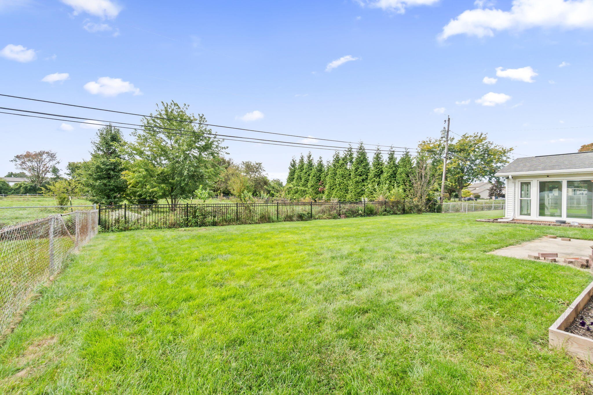 230 Dorset, Troy, Ohio 45373