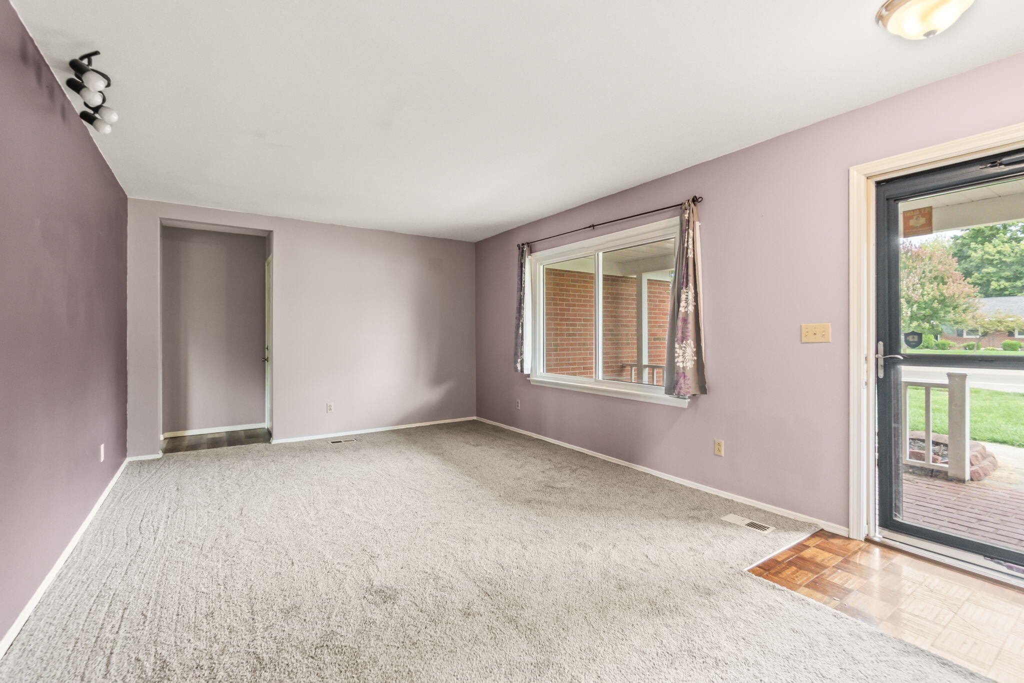 230 Dorset, Troy, Ohio 45373
