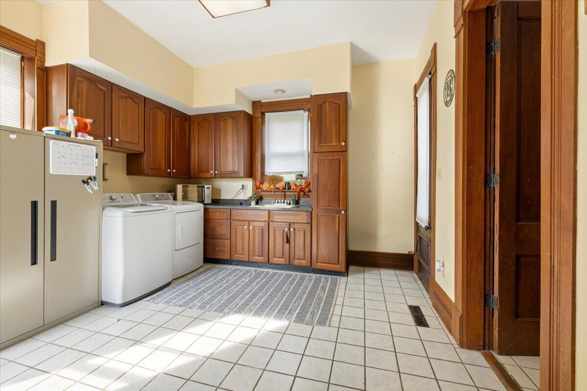 4707 Dawson, Houston, Ohio 45333