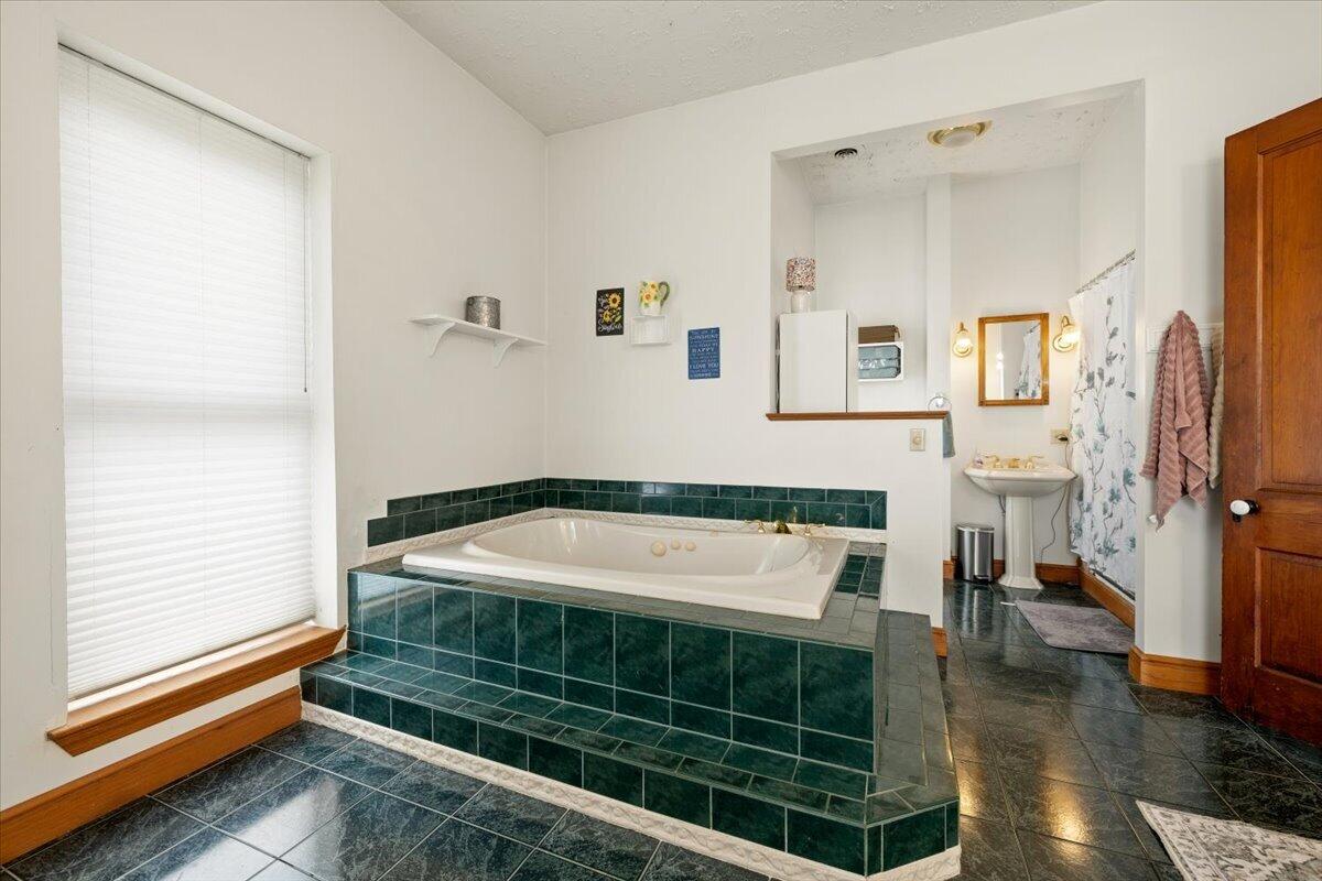 4707 Dawson, Houston, Ohio 45333