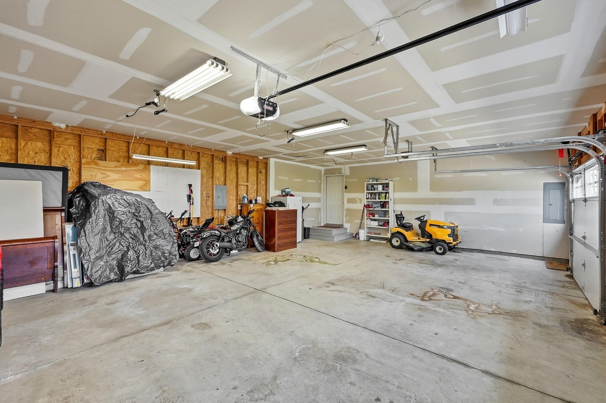8097 Jones, South Vienna, Ohio 45369