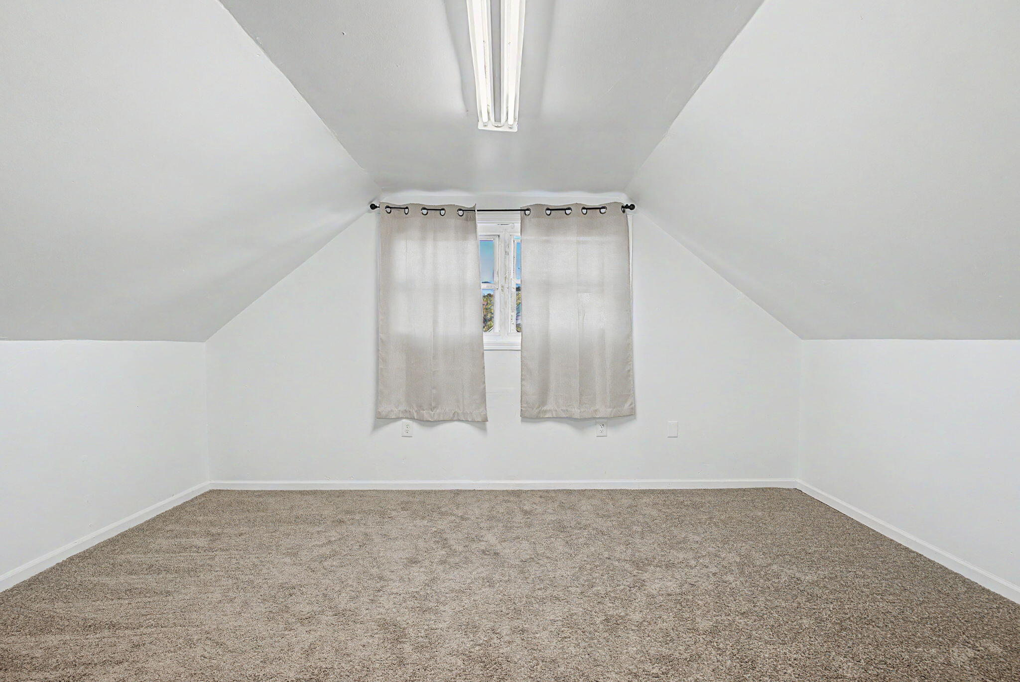 2517 Foxchase, Troy, Ohio 45373